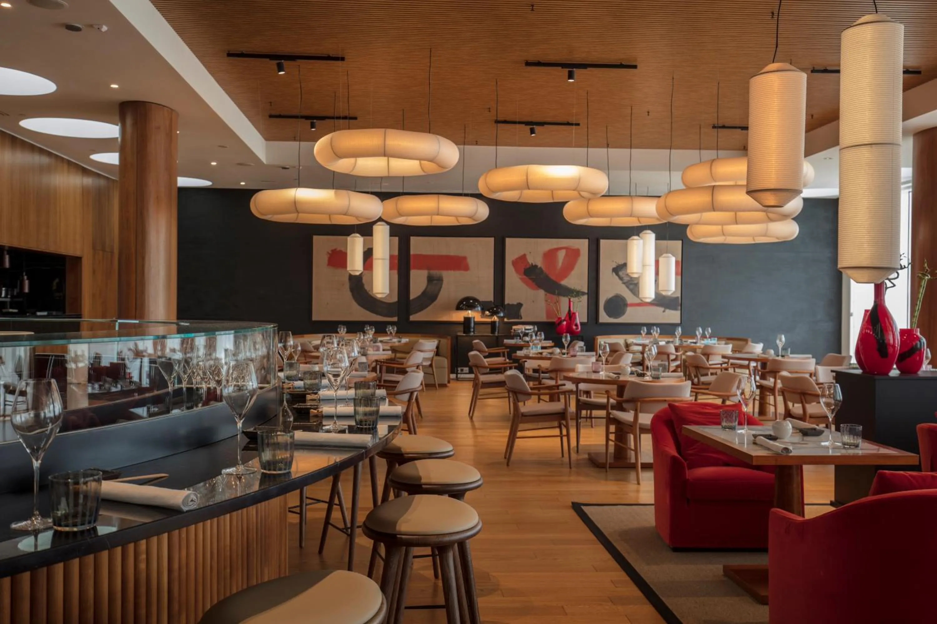 Restaurant/places to eat in Hotel Bellevue