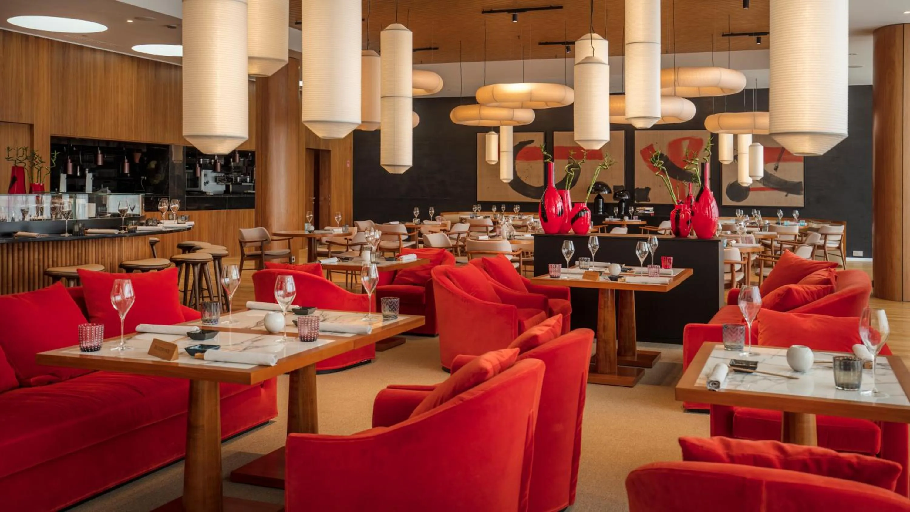 Restaurant/places to eat in Hotel Bellevue