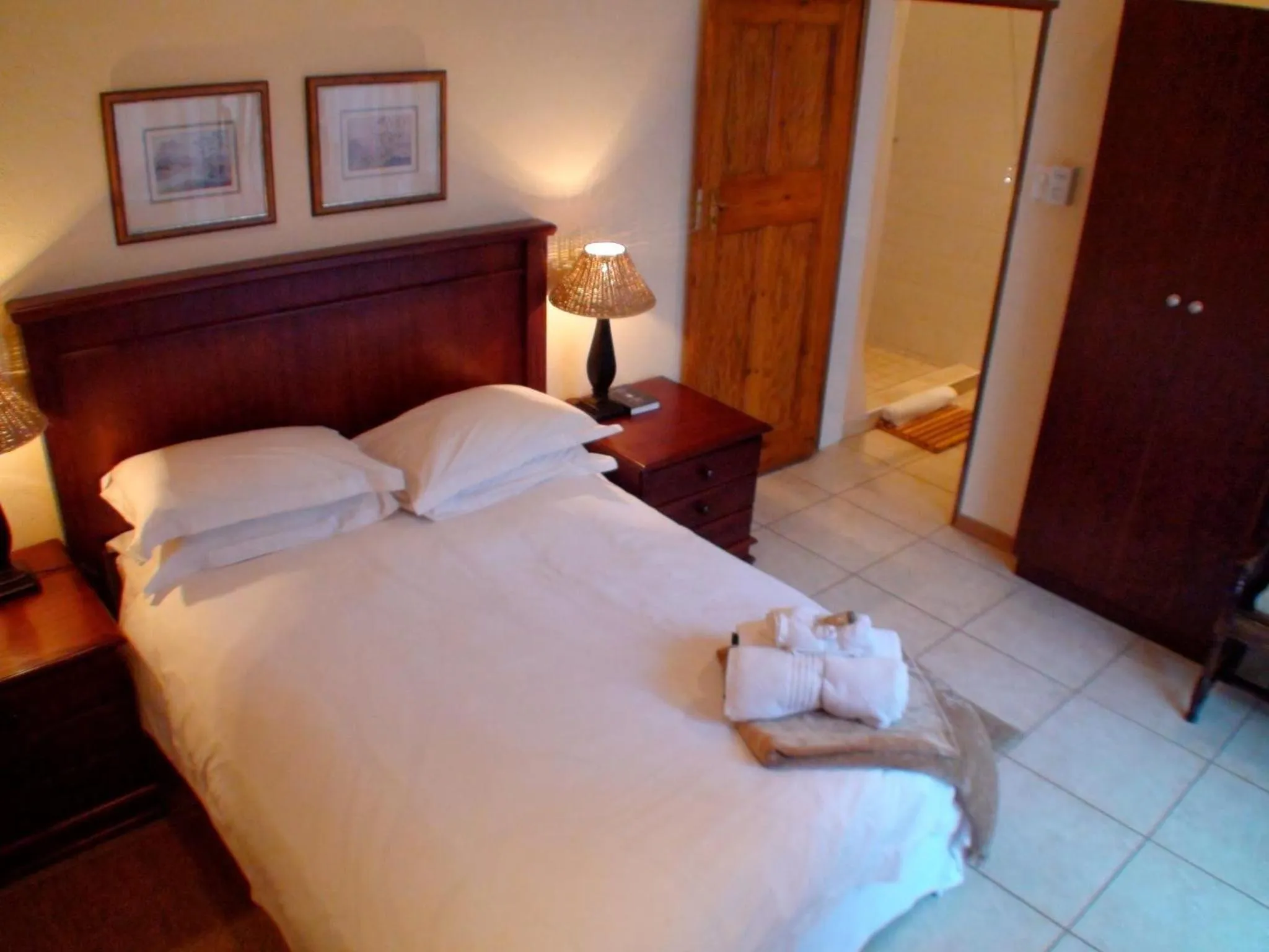 Photo of the whole room, Bed in Polokwane Place