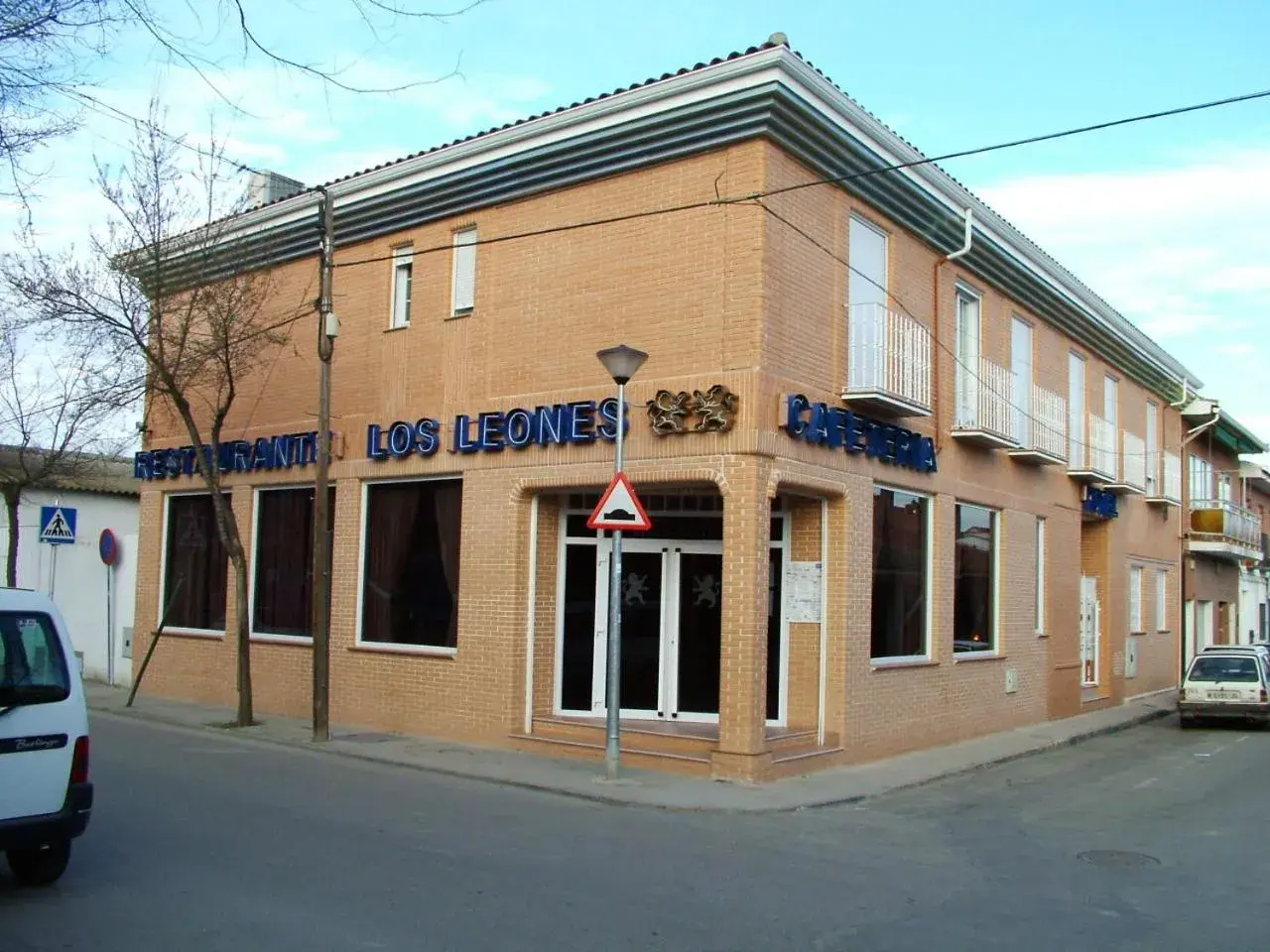 Hotel Los Leones, el más cercano a Warner Hotel Los Leones, el más cercano a Warner