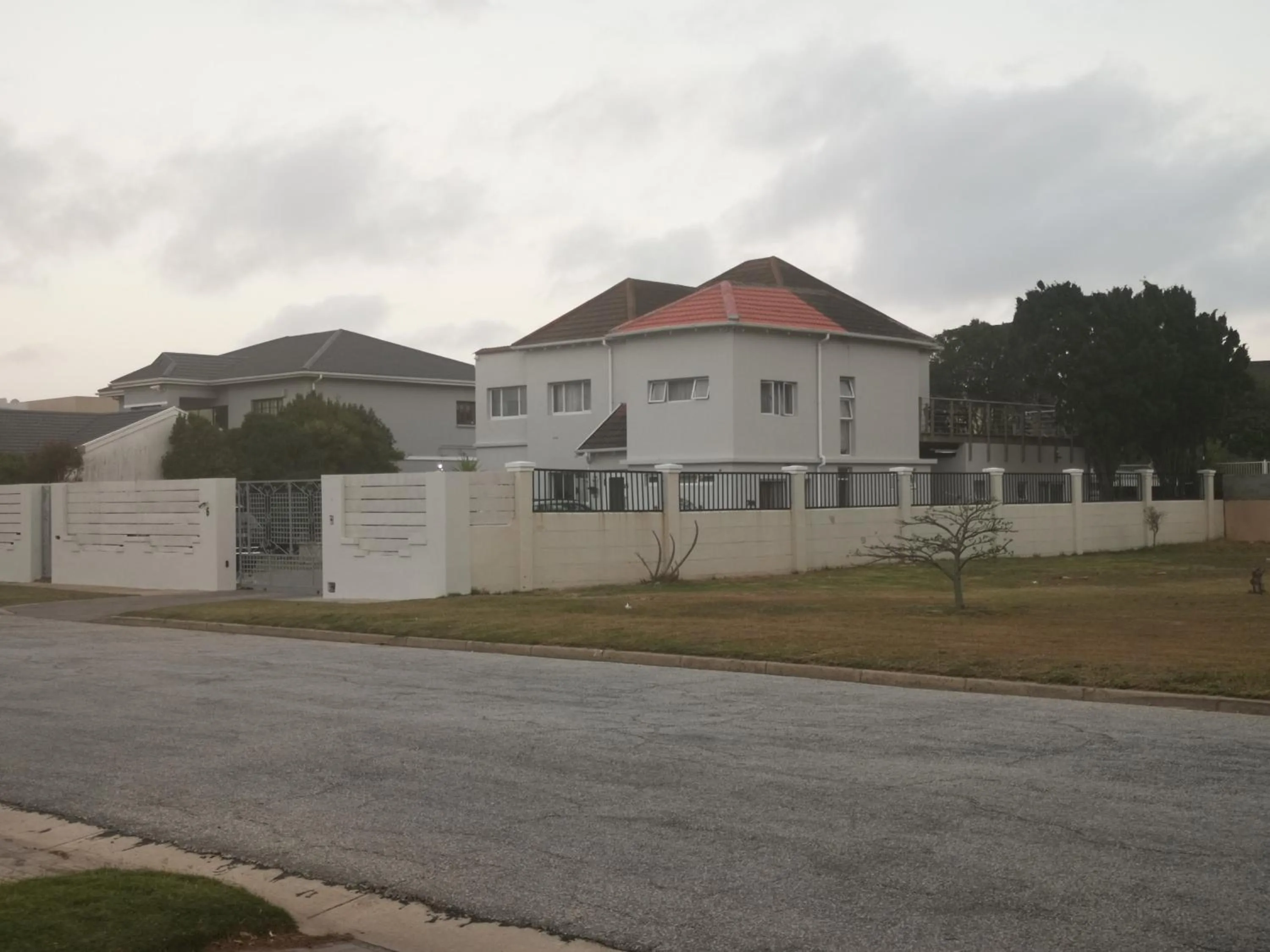 Property building in Beachway Guesthouse