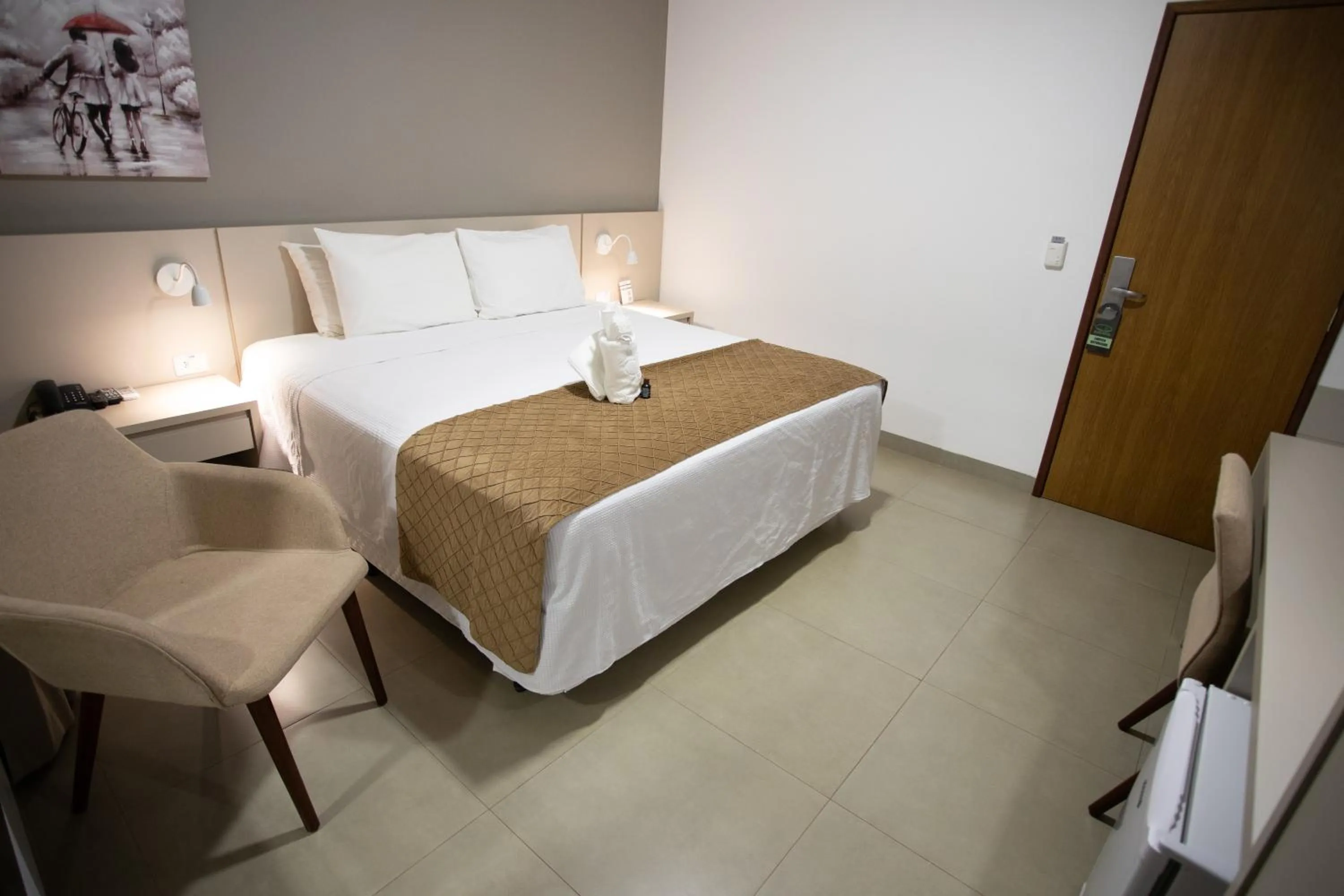 Bed in Ellus Hotel