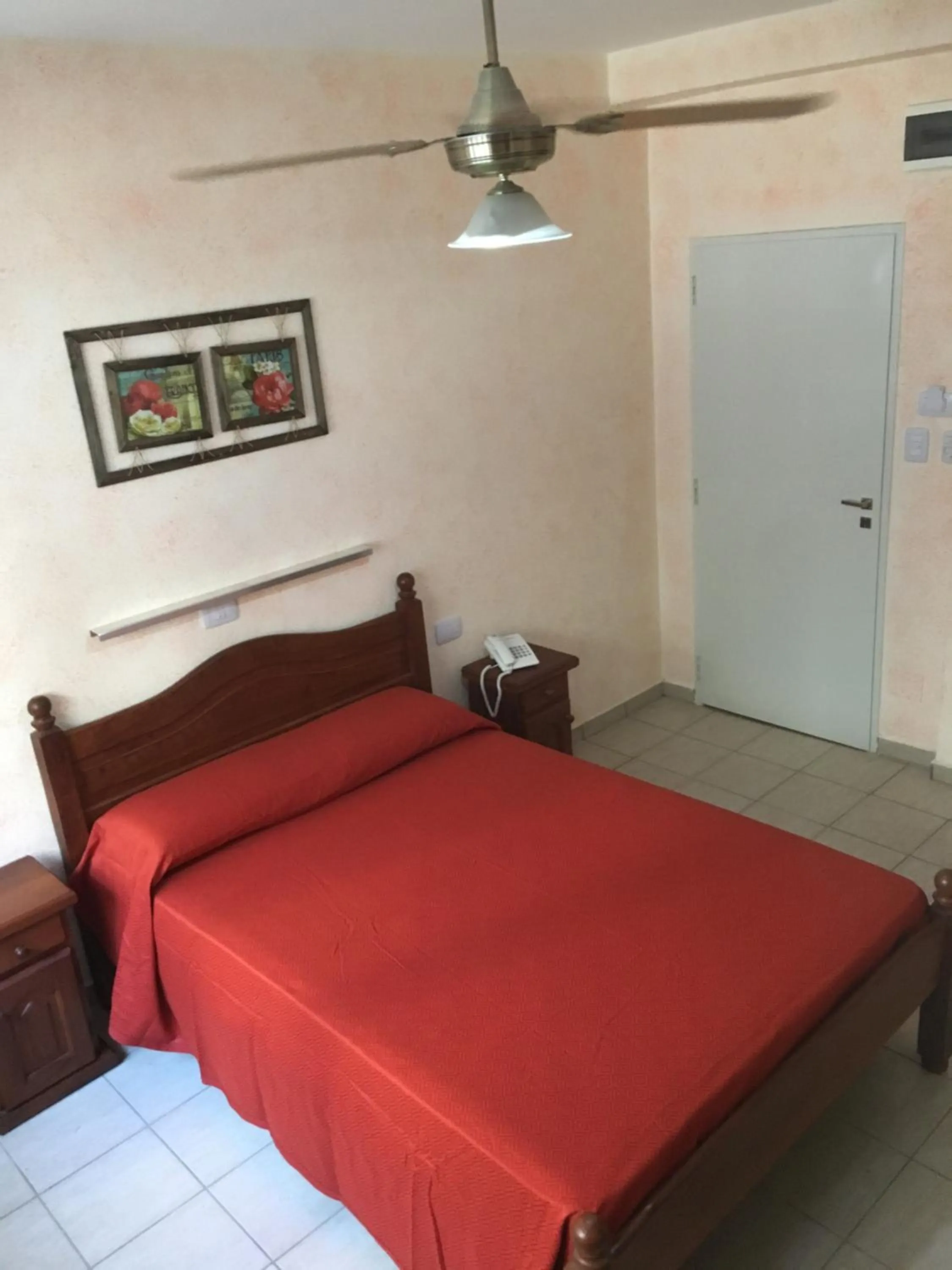 Photo of the whole room, Bed in Hotel El Porteño