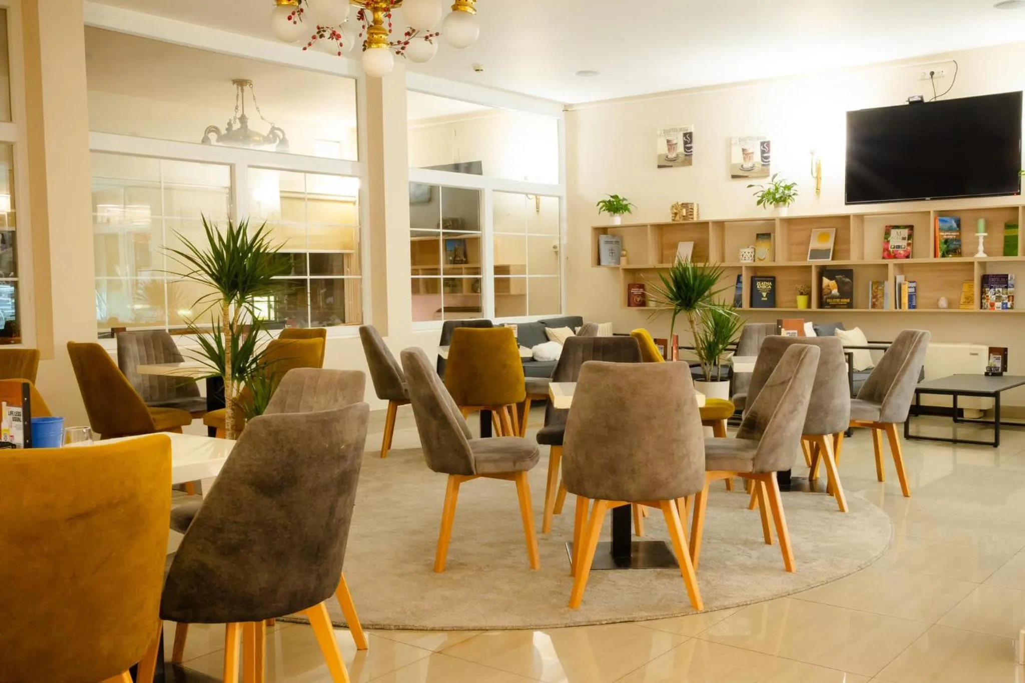 Communal lounge/ TV room in Hotel Panonija