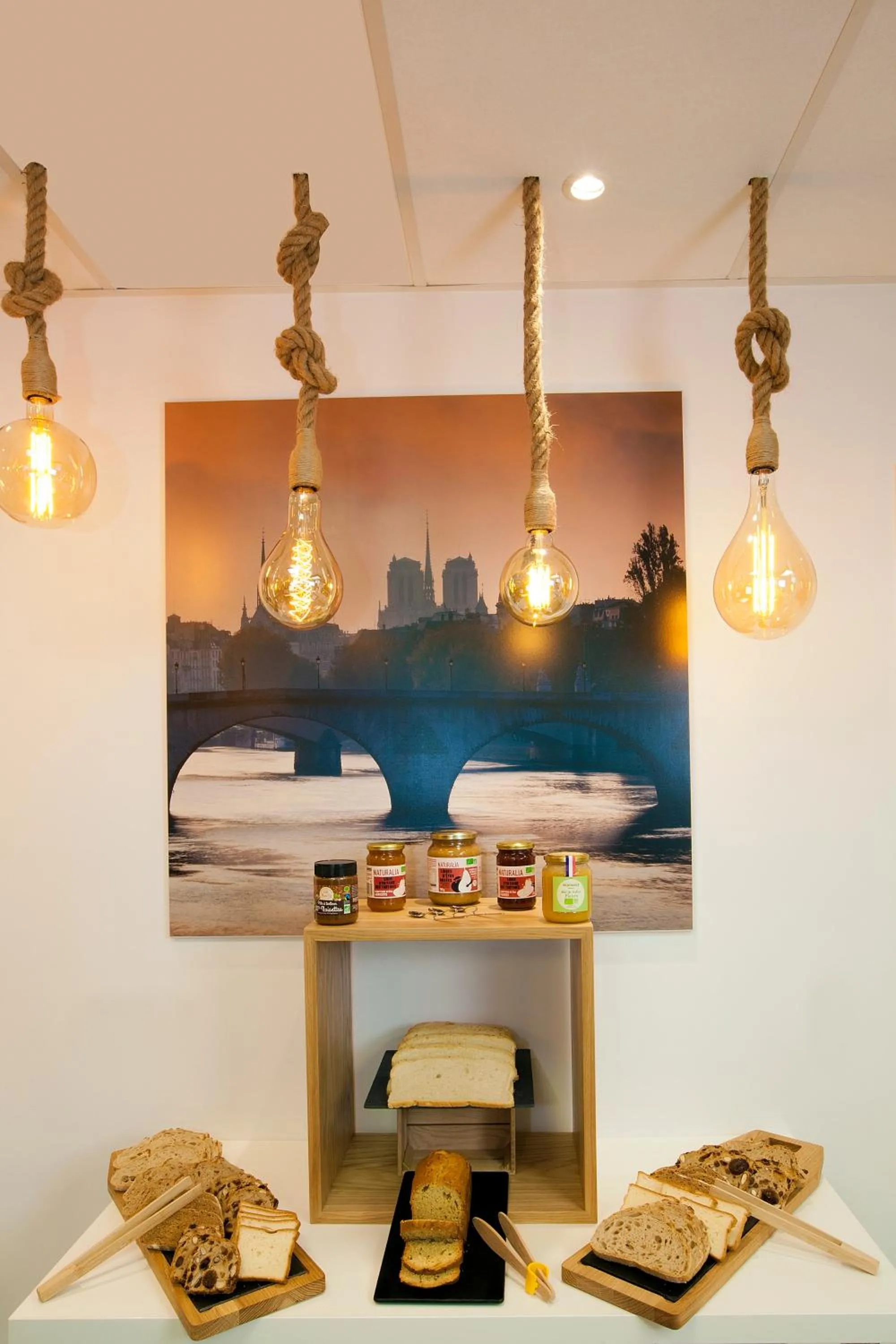 Food and drinks in Residhome Bordeaux