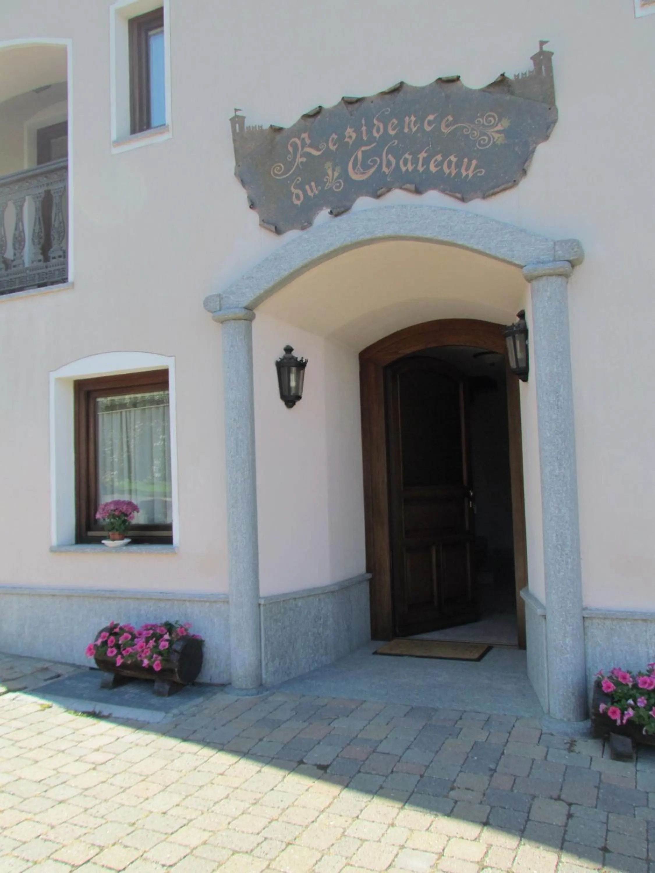 Facade/entrance in Residence Du Chateau