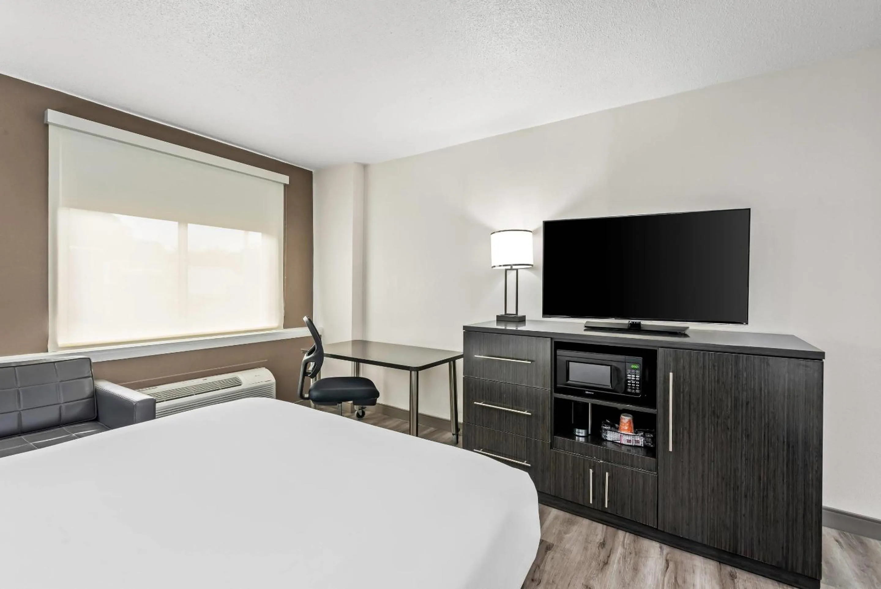 Bedroom, Bed in Comfort Inn Largo-Washington DC East