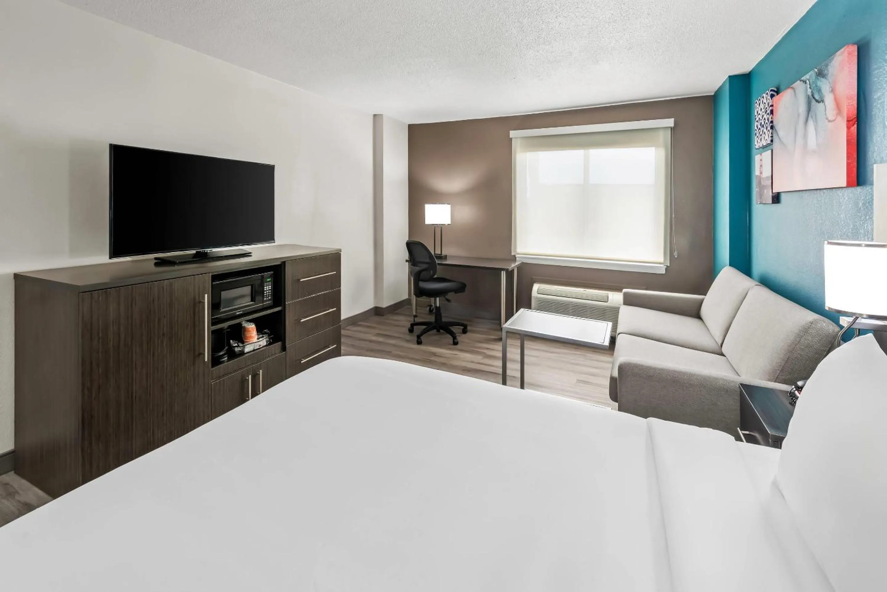 Bedroom, Bed in Comfort Inn Largo-Washington DC East