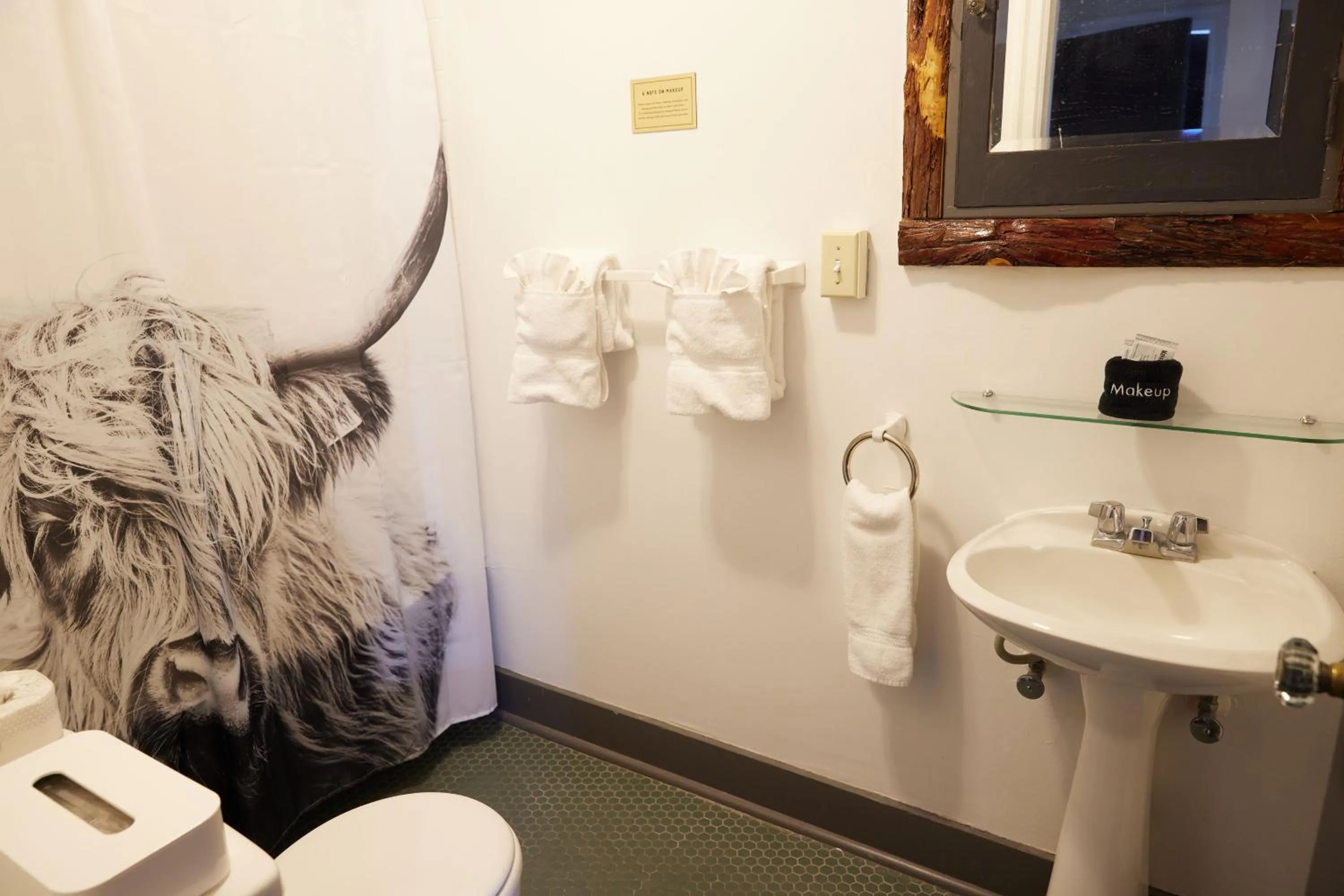 Bathroom in Hood River Hotel