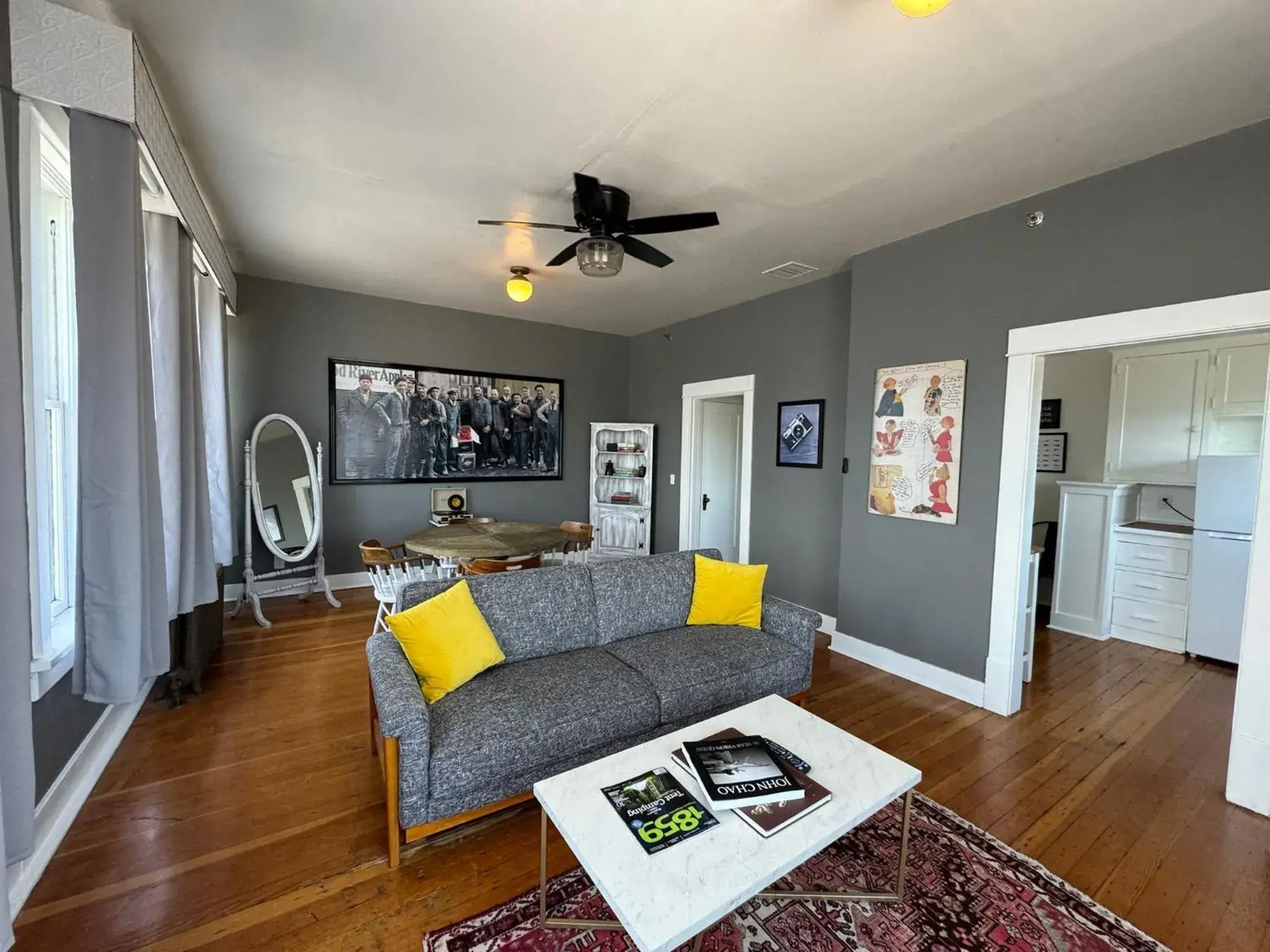 Columbia River Suite - single occupancy in Hood River Hotel Columbia River Suite - single occupancy in Hood River Hotel