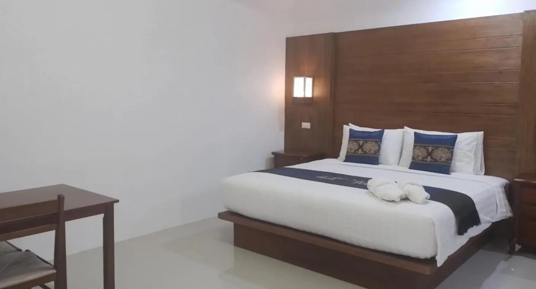 Bedroom, Bed in BaanPhong Lanta