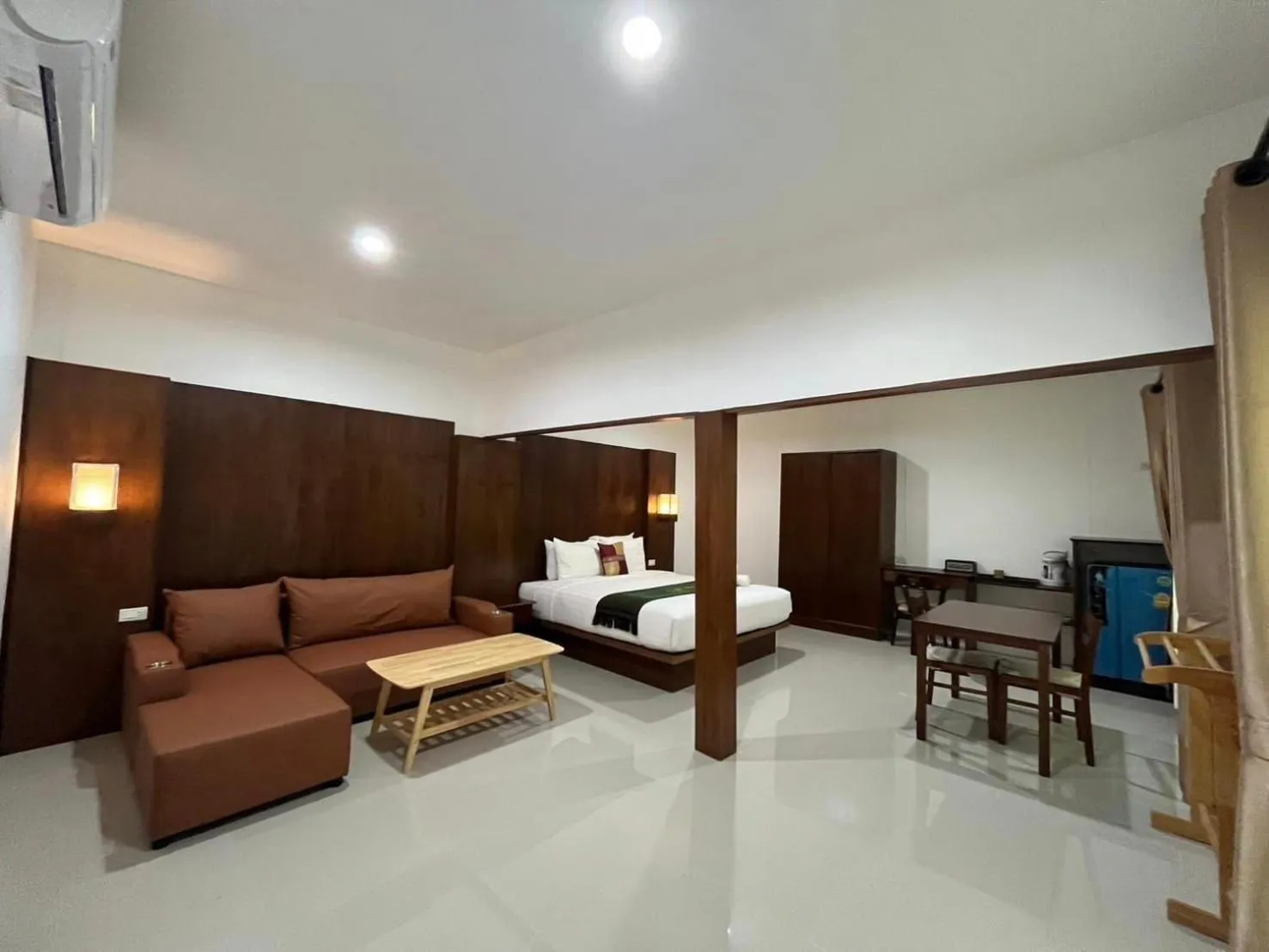 Bed in BaanPhong Lanta