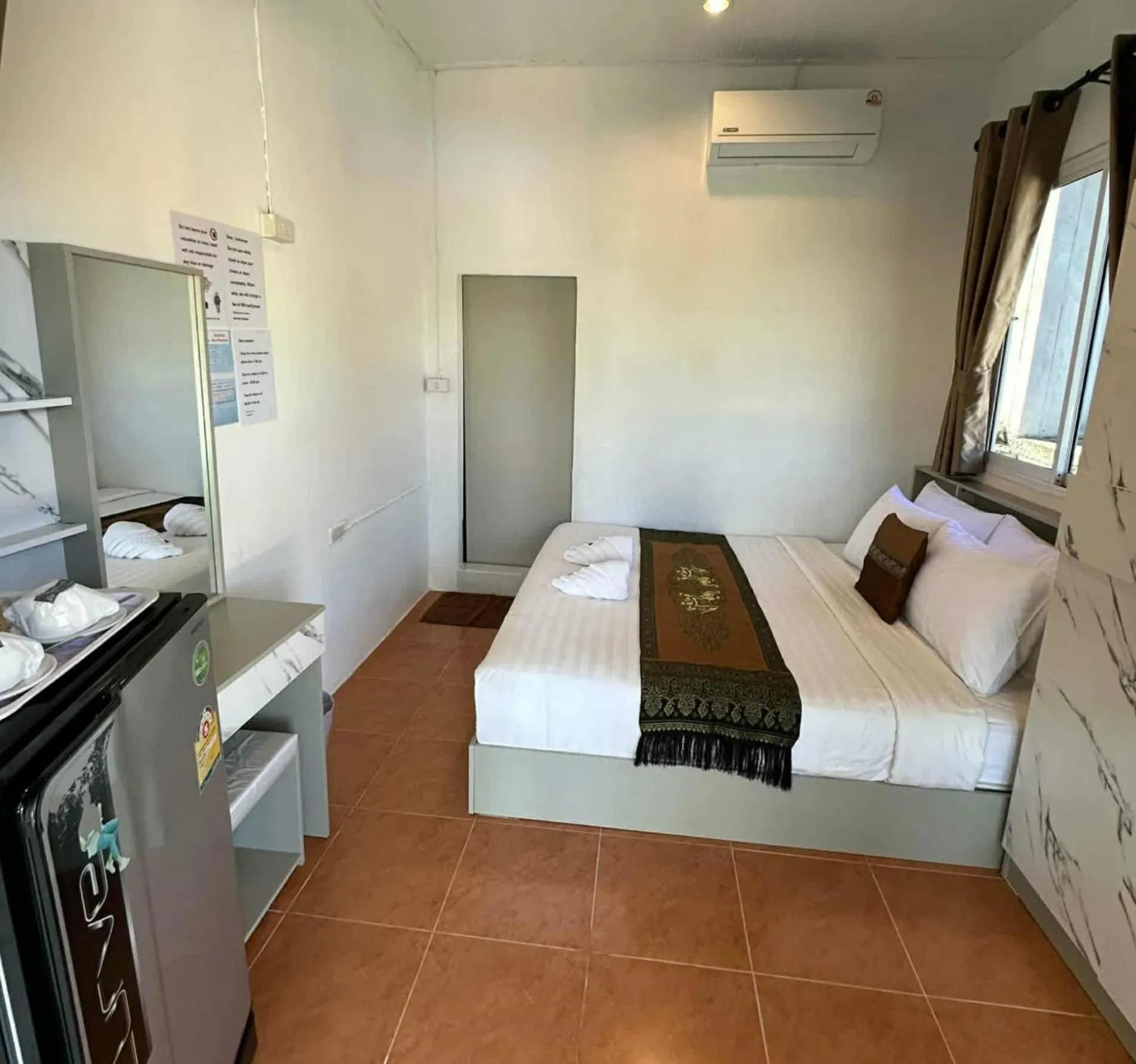 Bedroom, Bed in BaanPhong Lanta