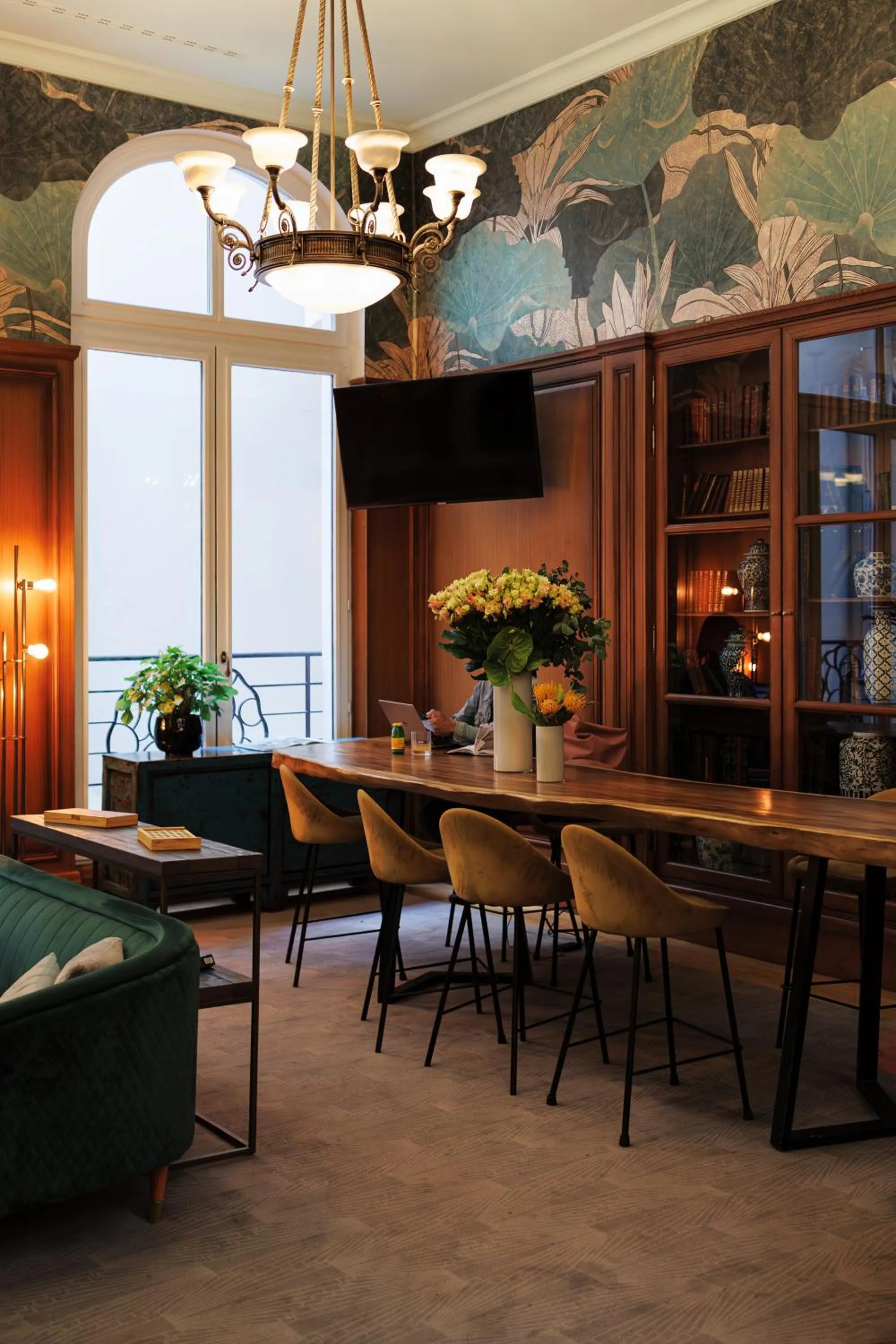 Living room in M Social Hotel Paris Opera