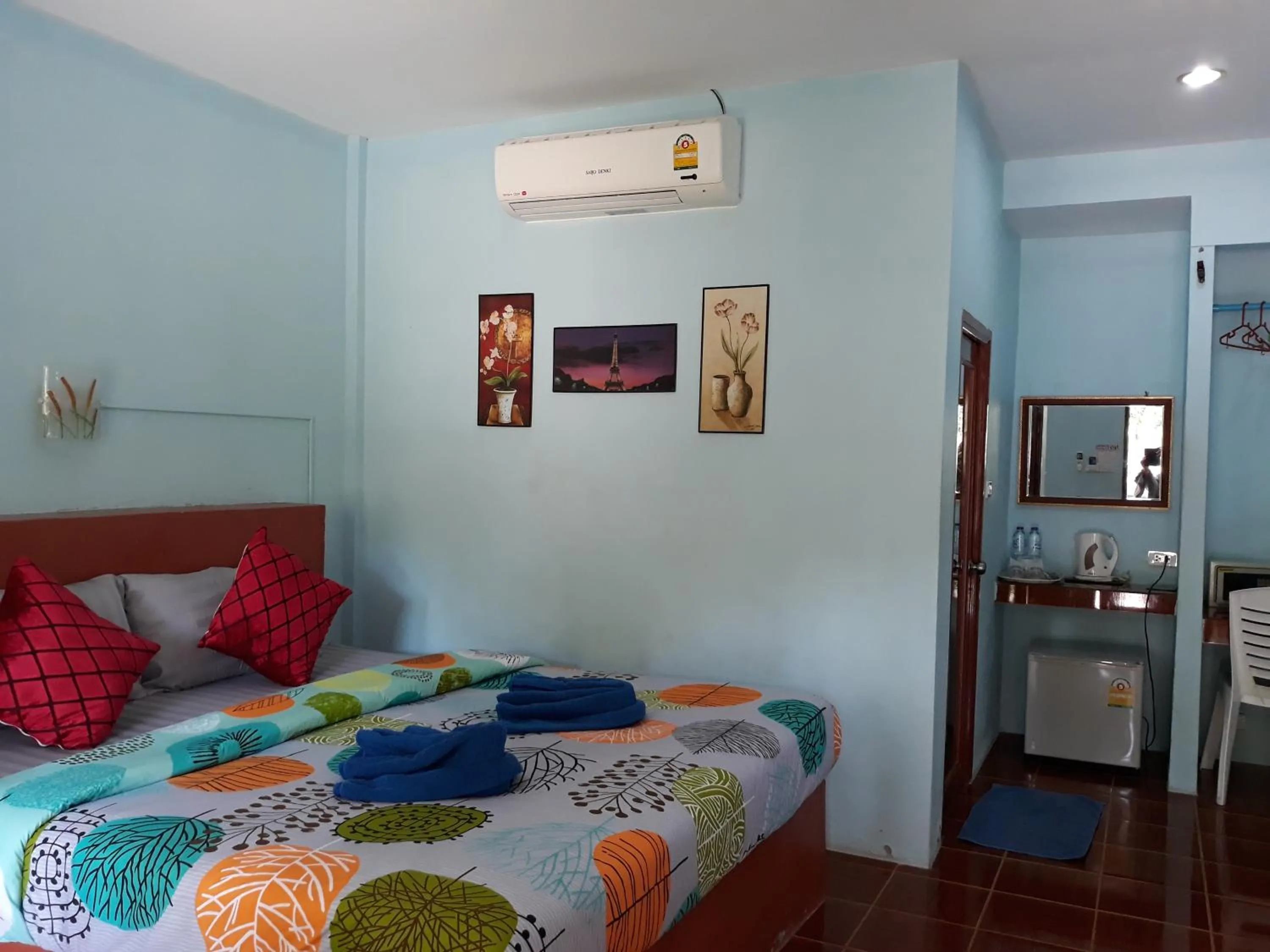 Photo of the whole room, Bed in New Andaman Bay Bungalow