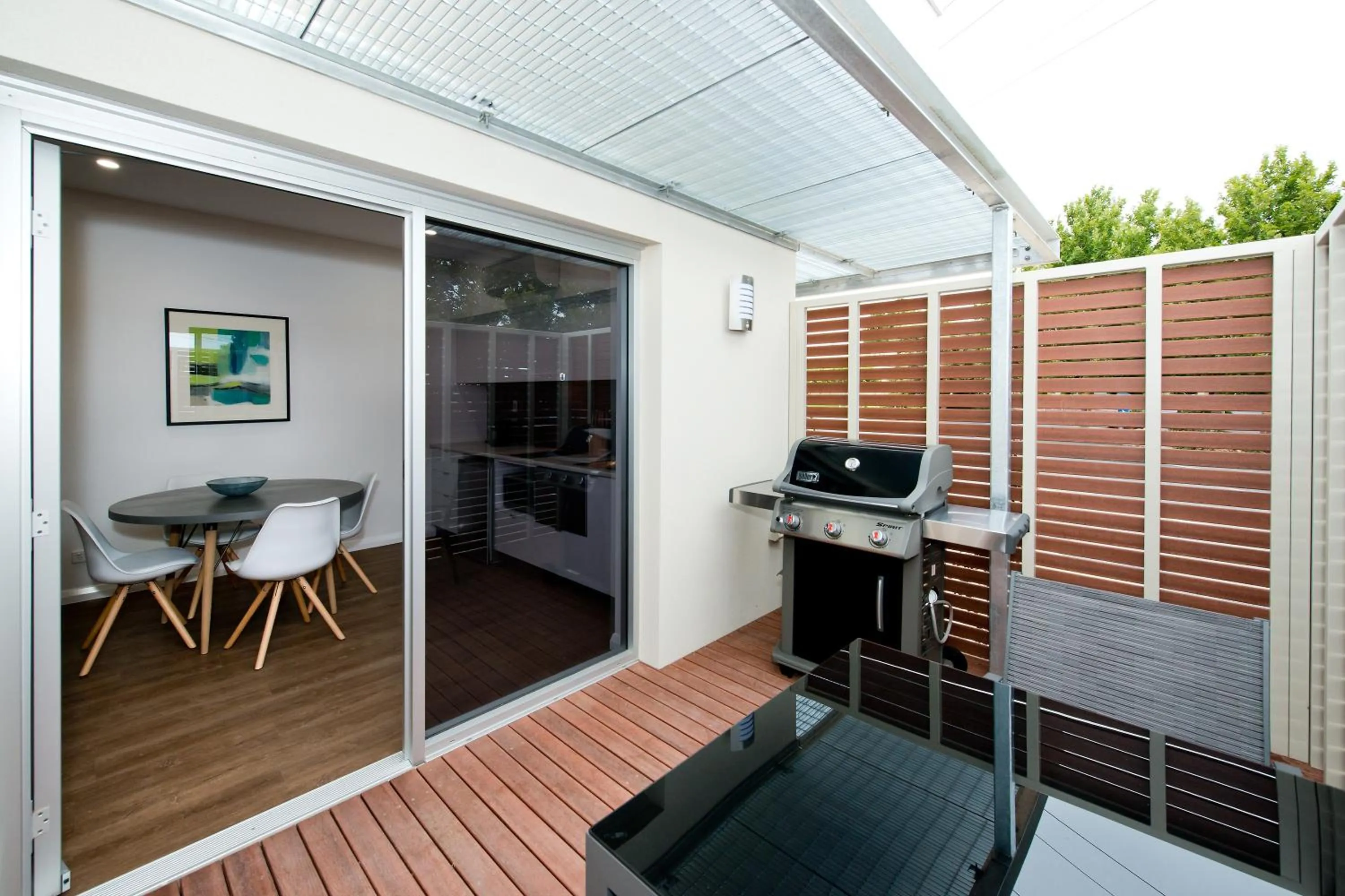 Shower in Loxton Courthouse Apartments