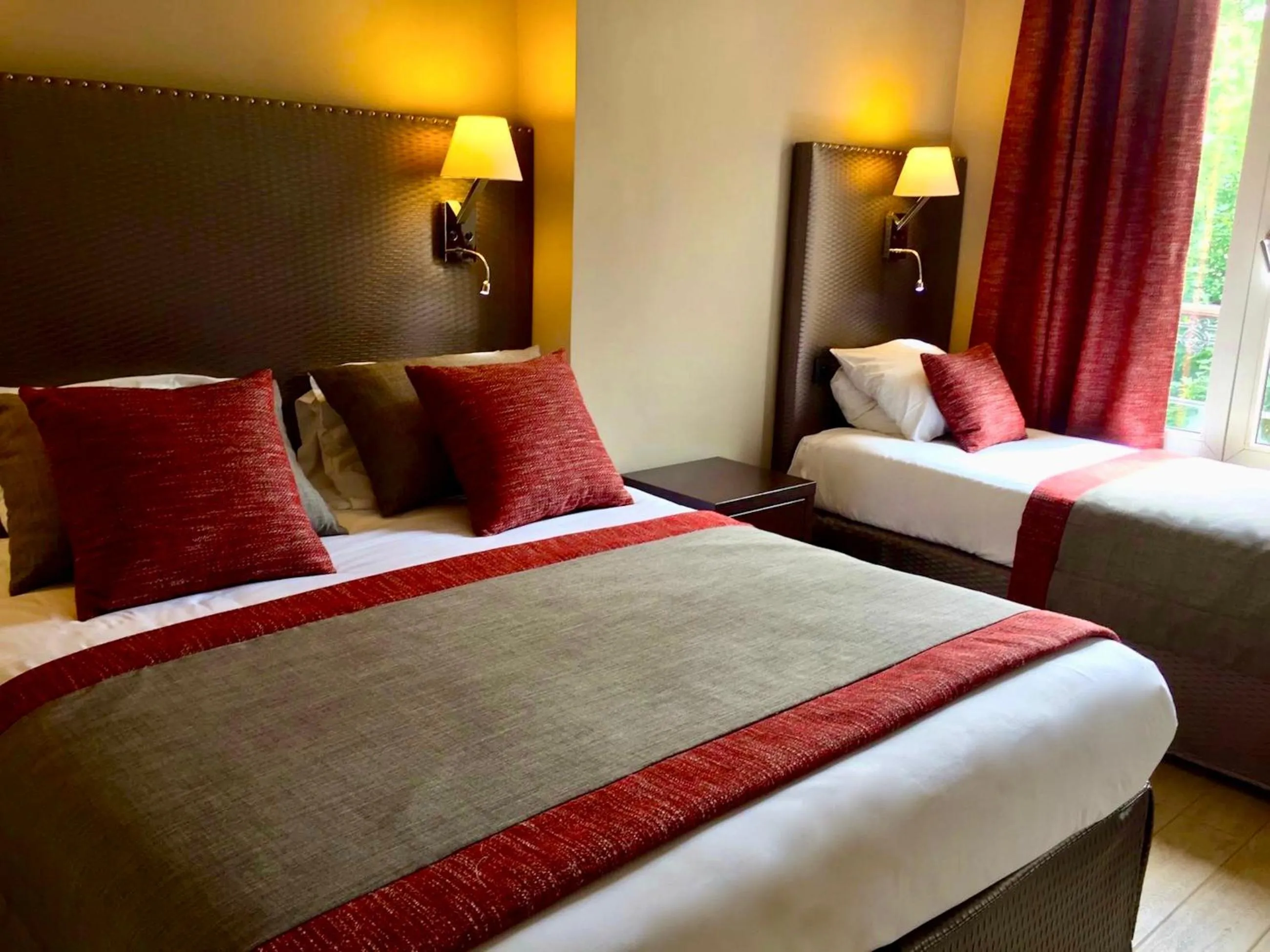 Bed in Hotel Migny Opéra Montmartre