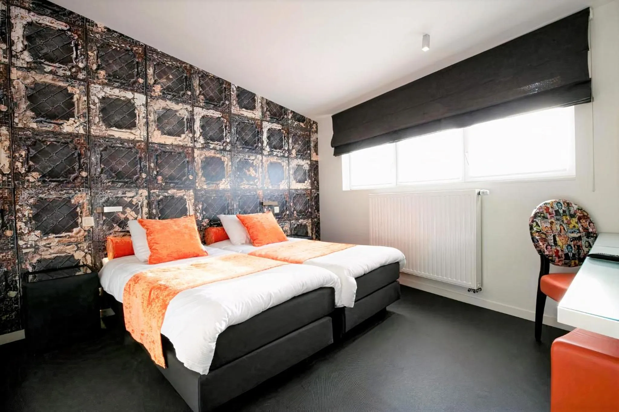 Bed in Hotel L'Esprit Sain