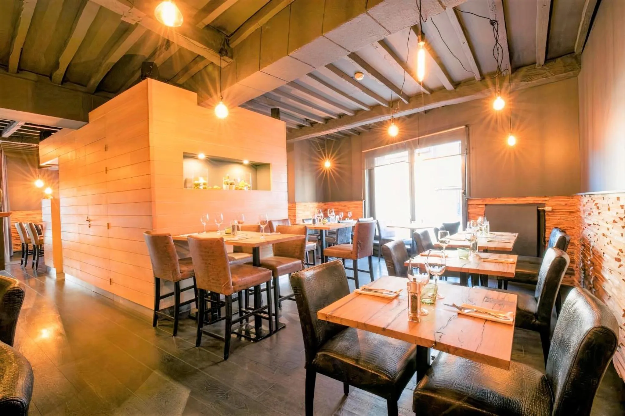 Restaurant/places to eat in Hotel L'Esprit Sain