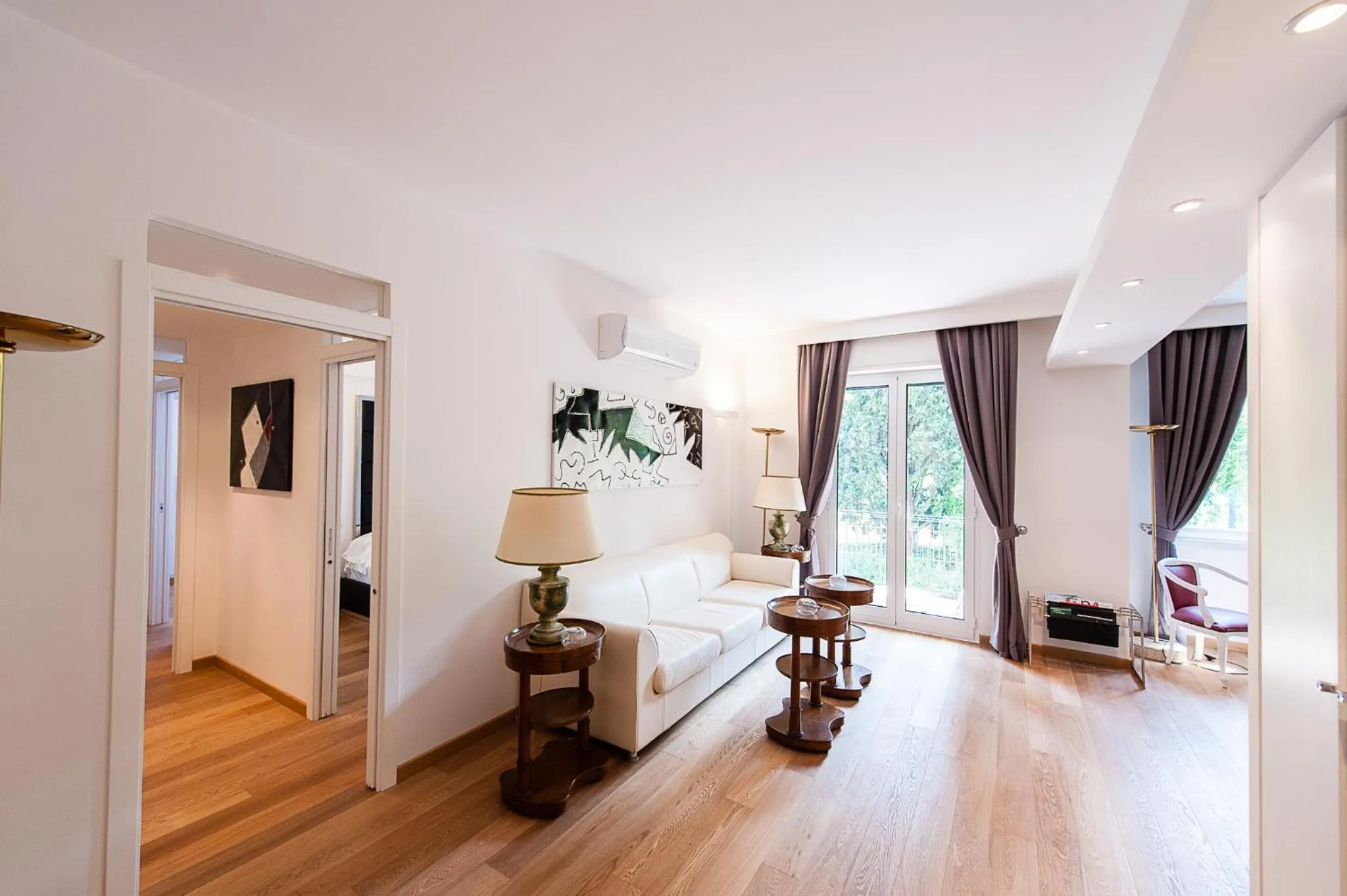 Living room, Bed in LHP Suite Santa Margherita