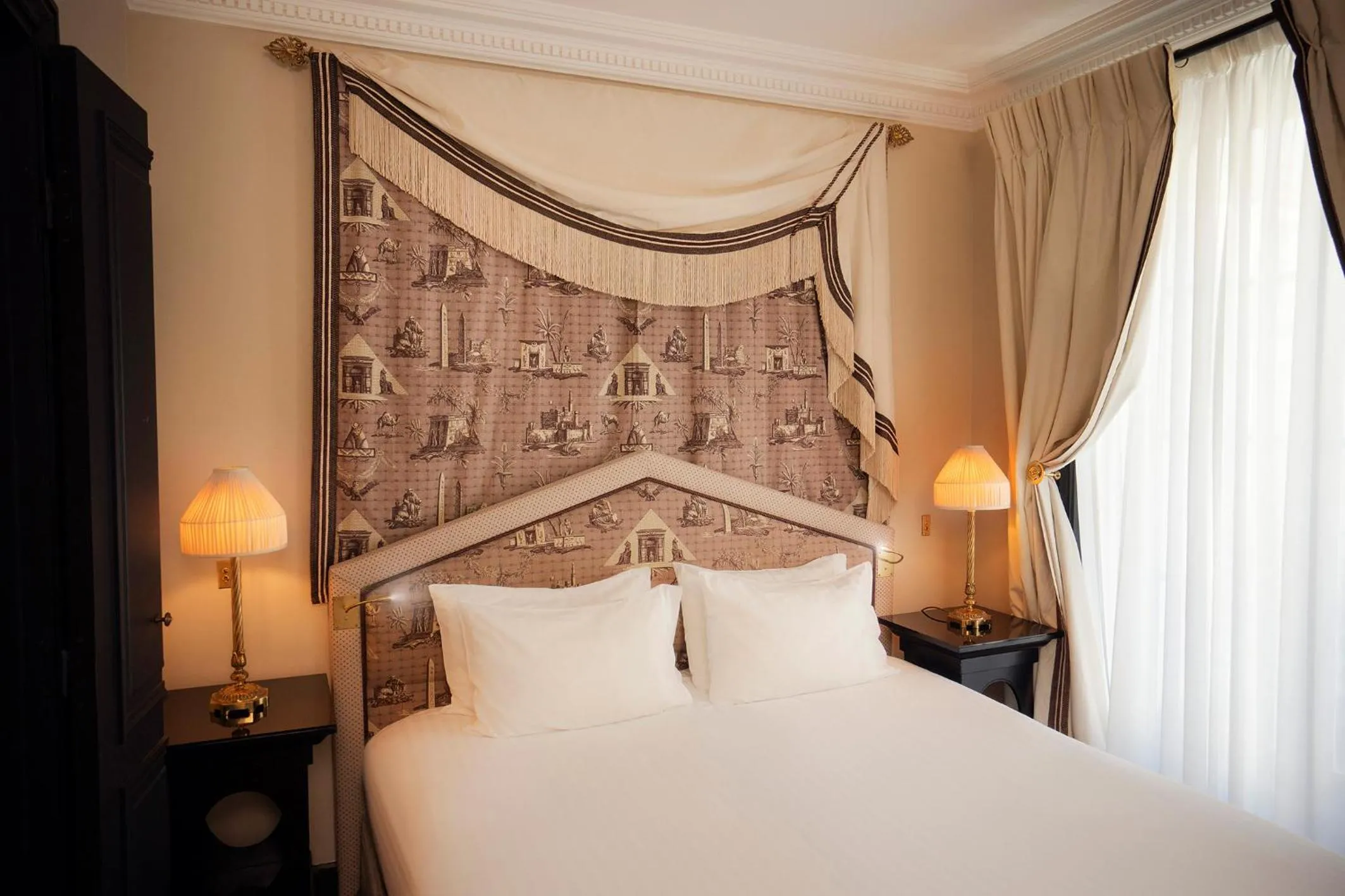 Bedroom, Bed in Maison Athénée