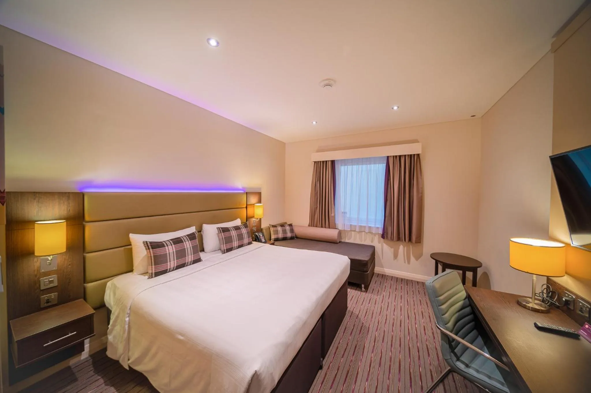 Bed in Premier Inn Doha Education City