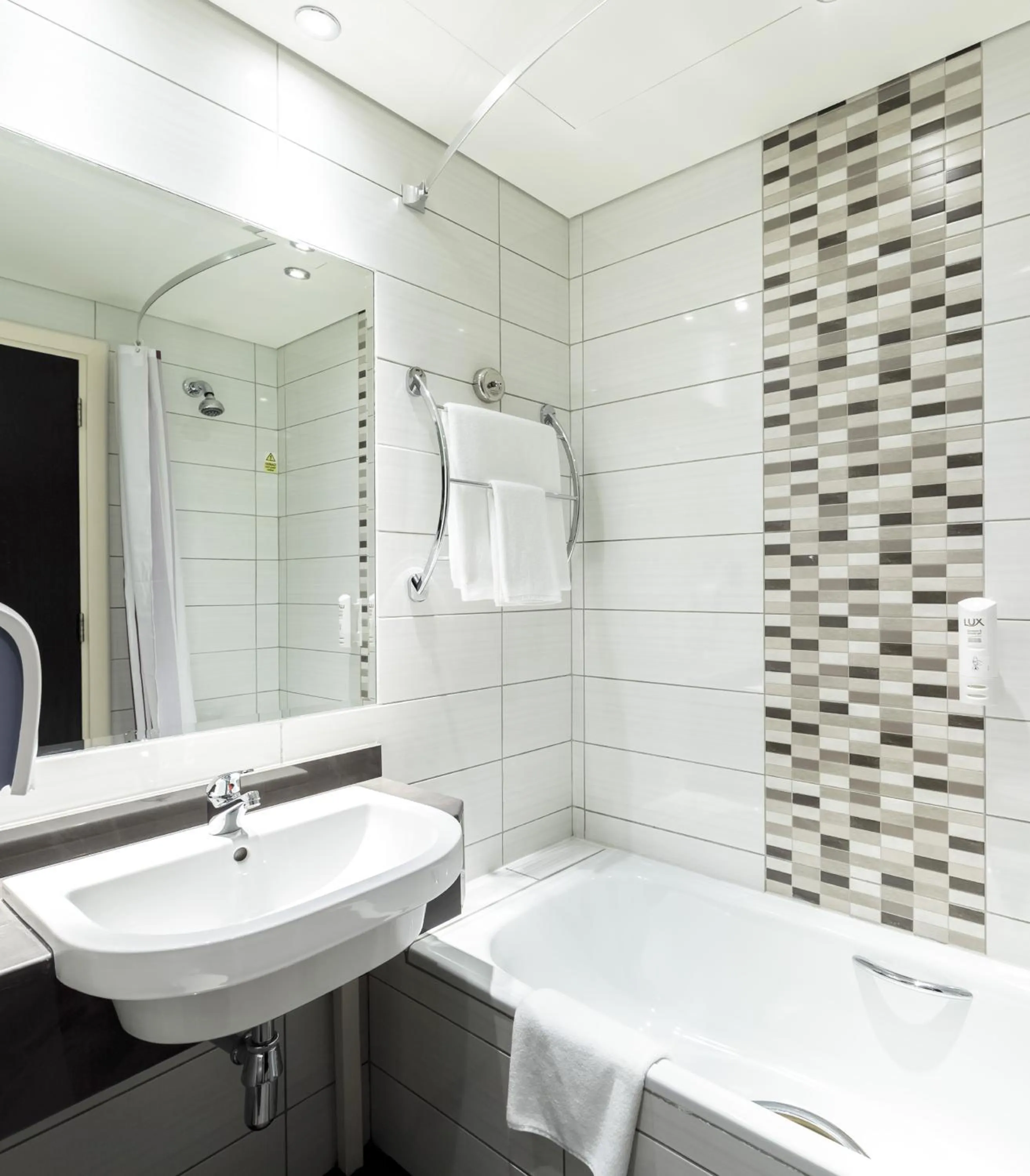 Shower in Premier Inn Doha Education City