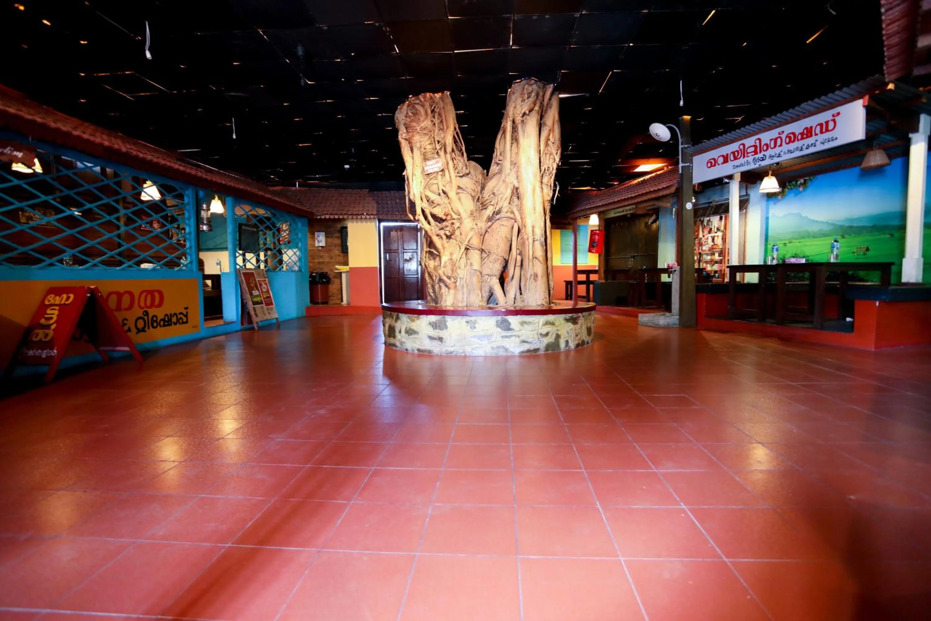 Food and drinks in ltlalat Al Shorouq Hotel