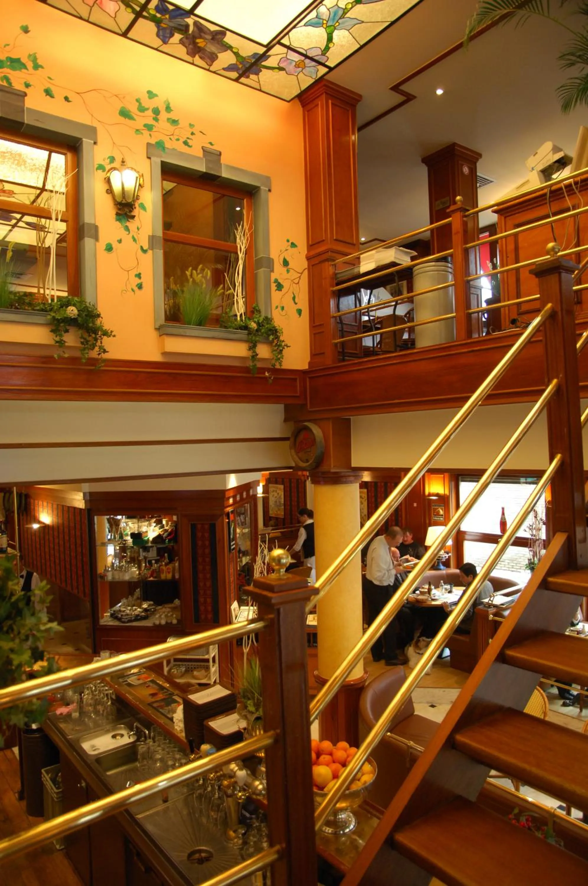 Lounge or bar in Hotel Leo Station, Villa et Annexes