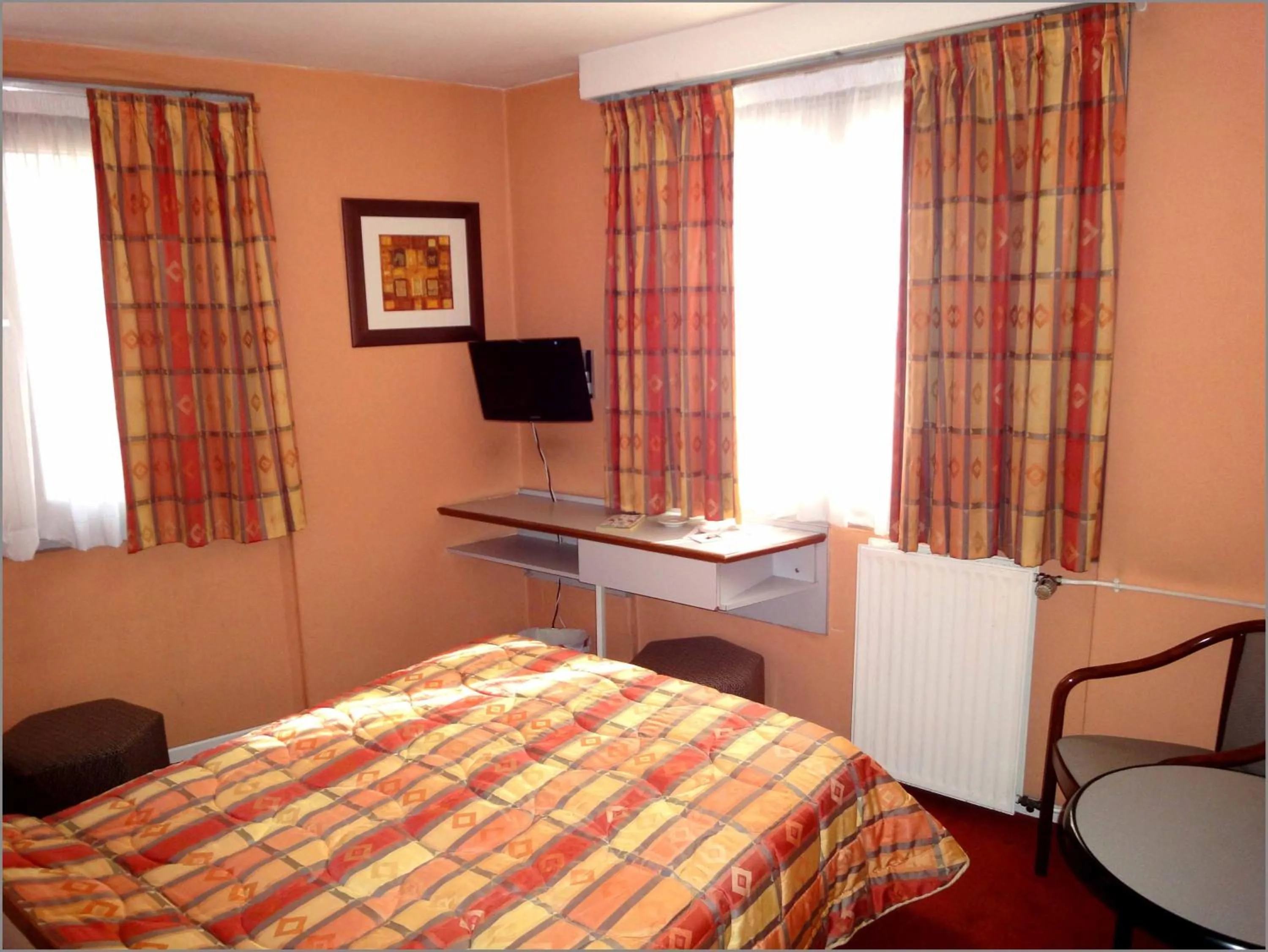 Photo of the whole room, Bed in Picardy Hôtel-Gare du Nord