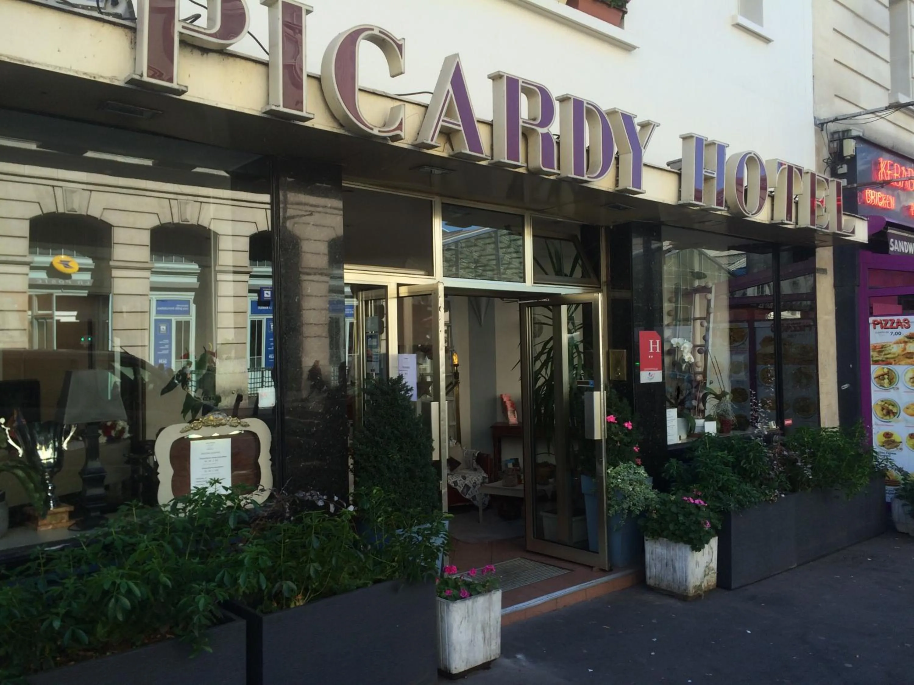 Property building in Picardy Hôtel-Gare du Nord