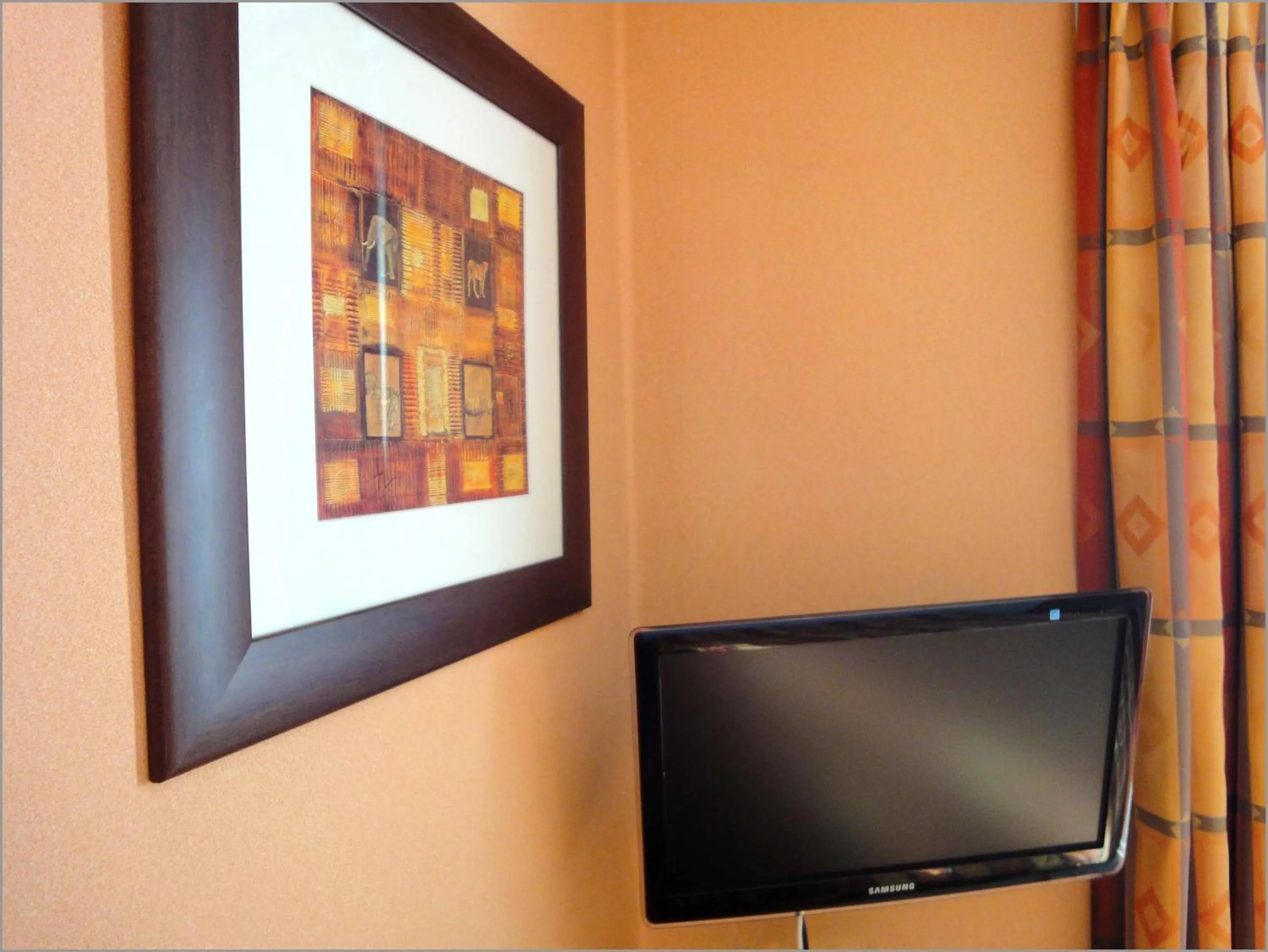 TV and multimedia in Picardy Hôtel-Gare du Nord