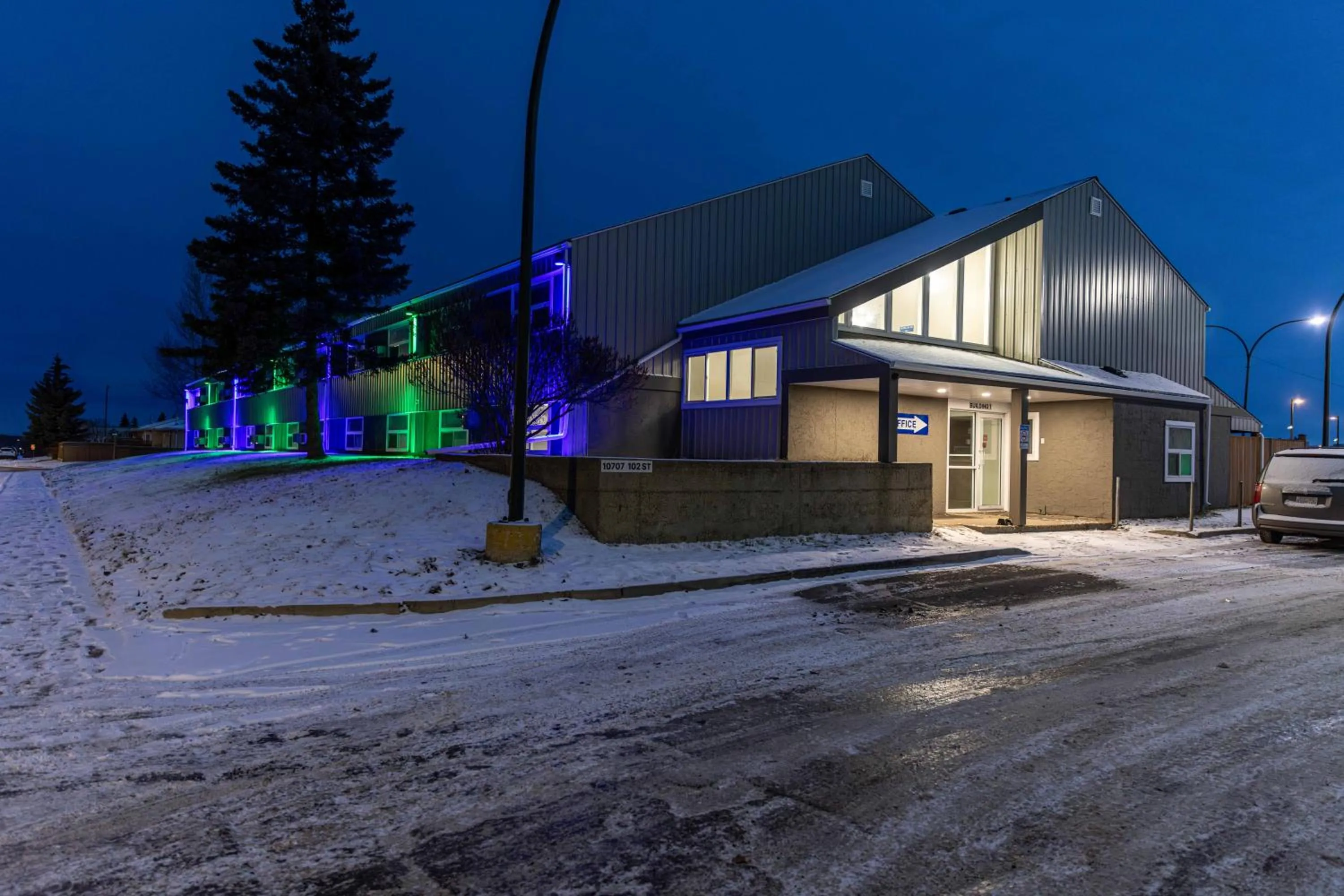 Property building in Northern Lights Inn