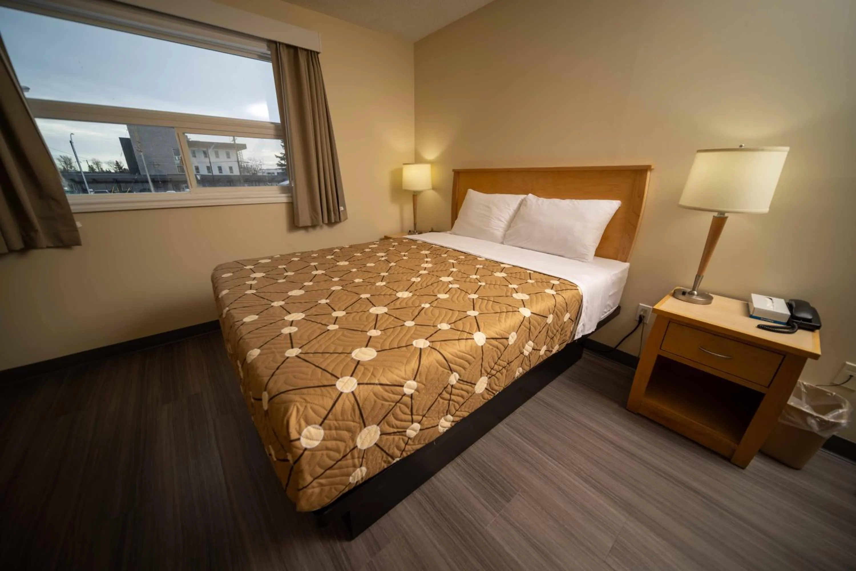 Bed in Northern Lights Inn