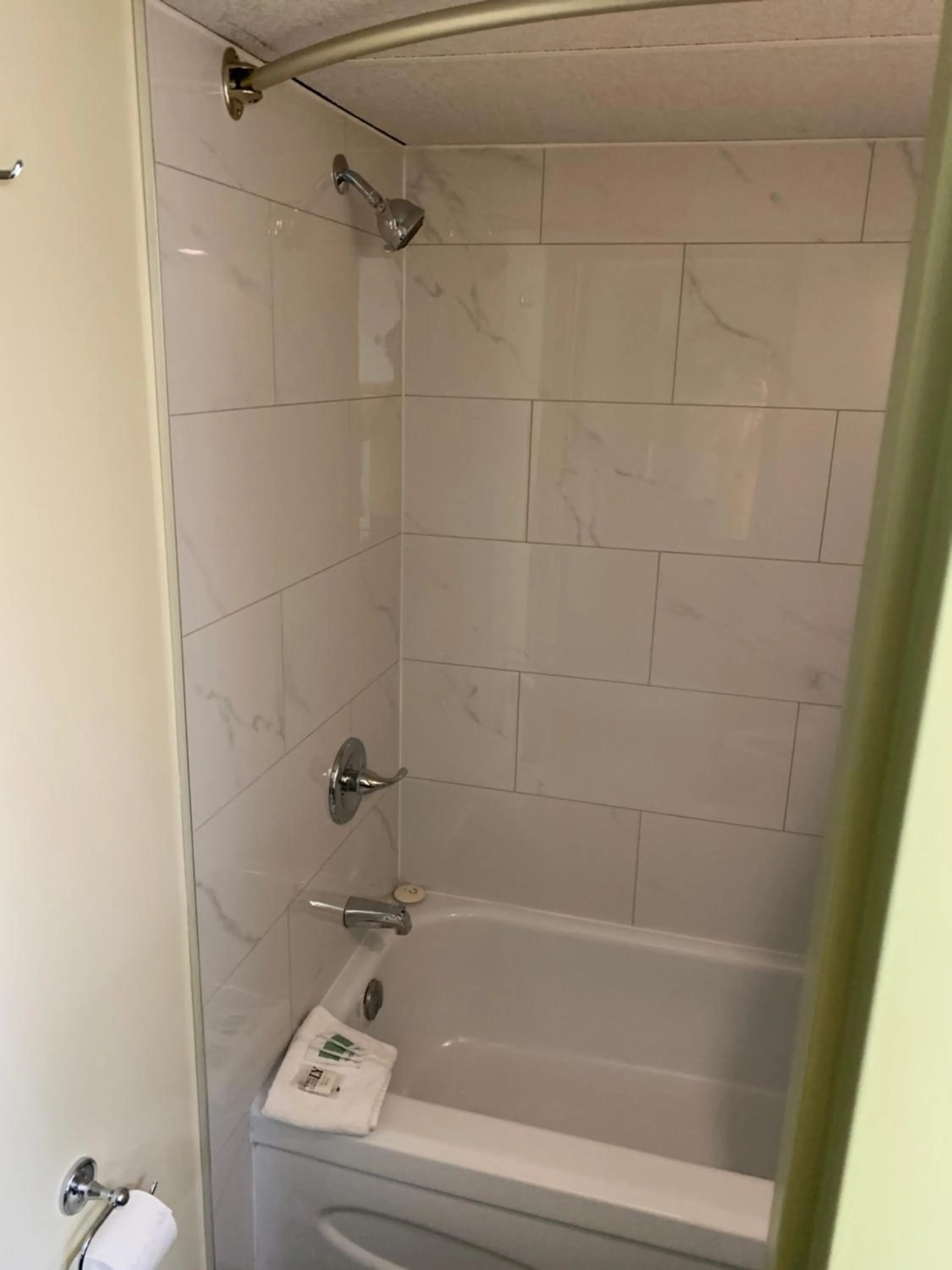 Bath in Northern Lights Inn