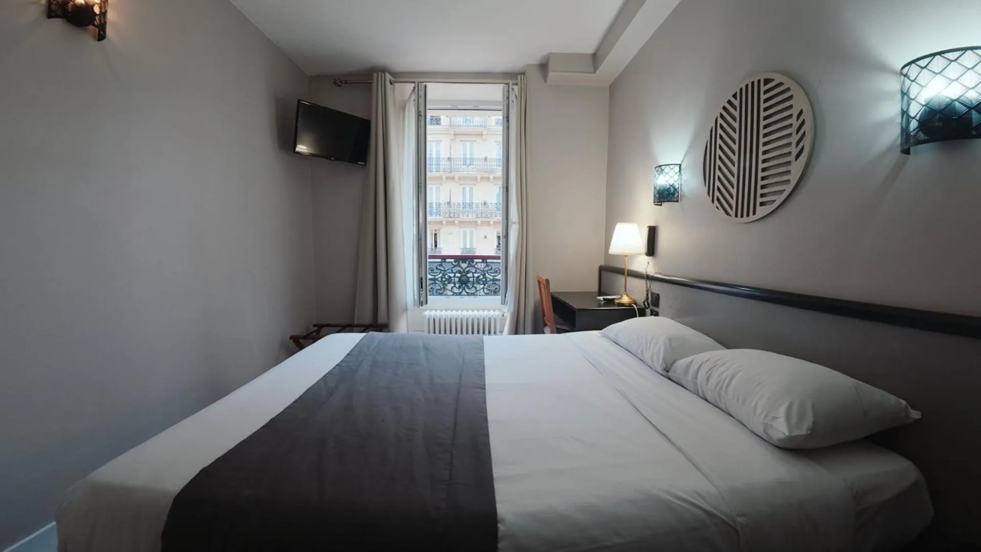 Bedroom, Bed in New Hôtel Gare Du Nord