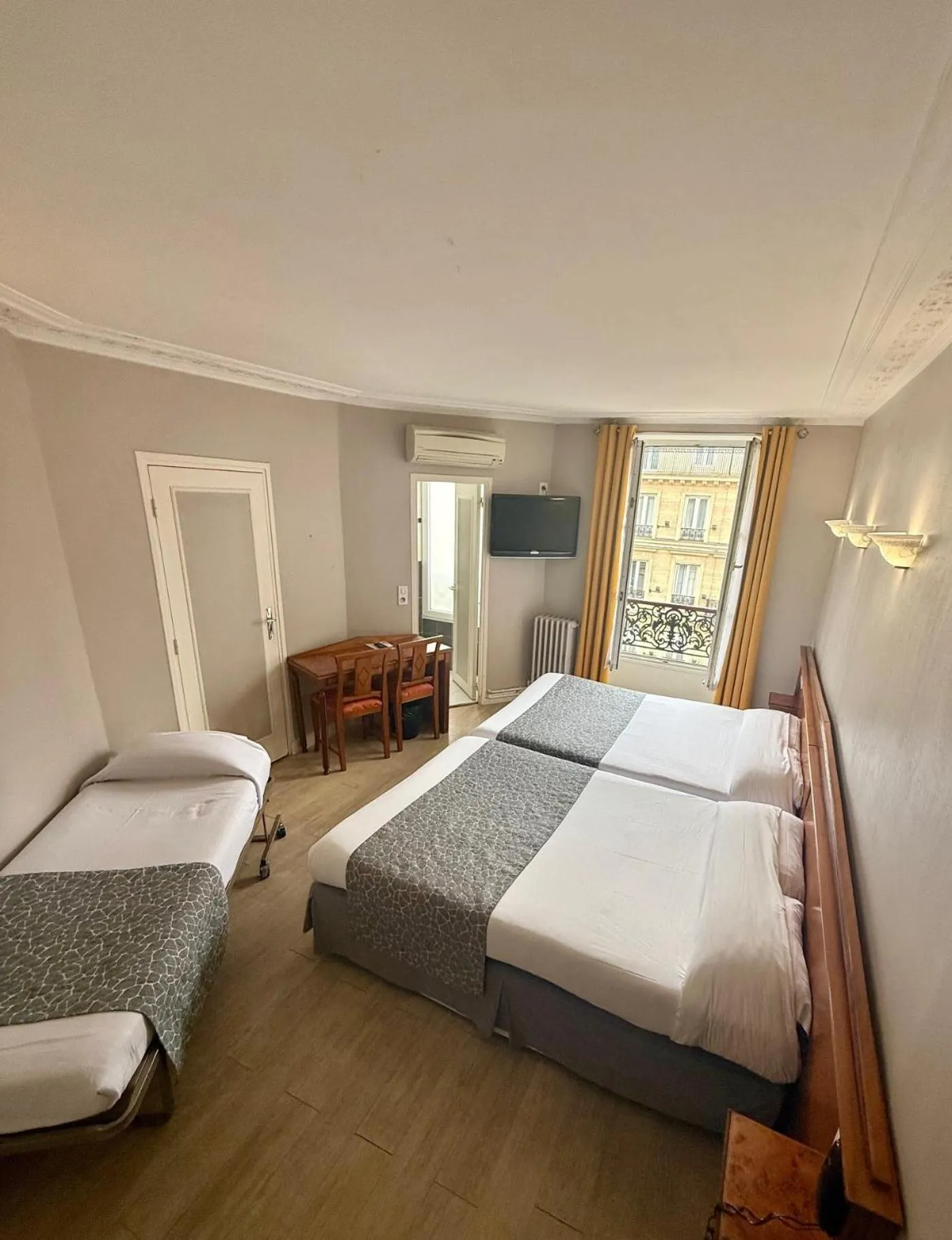 Bed in New Hôtel Gare Du Nord