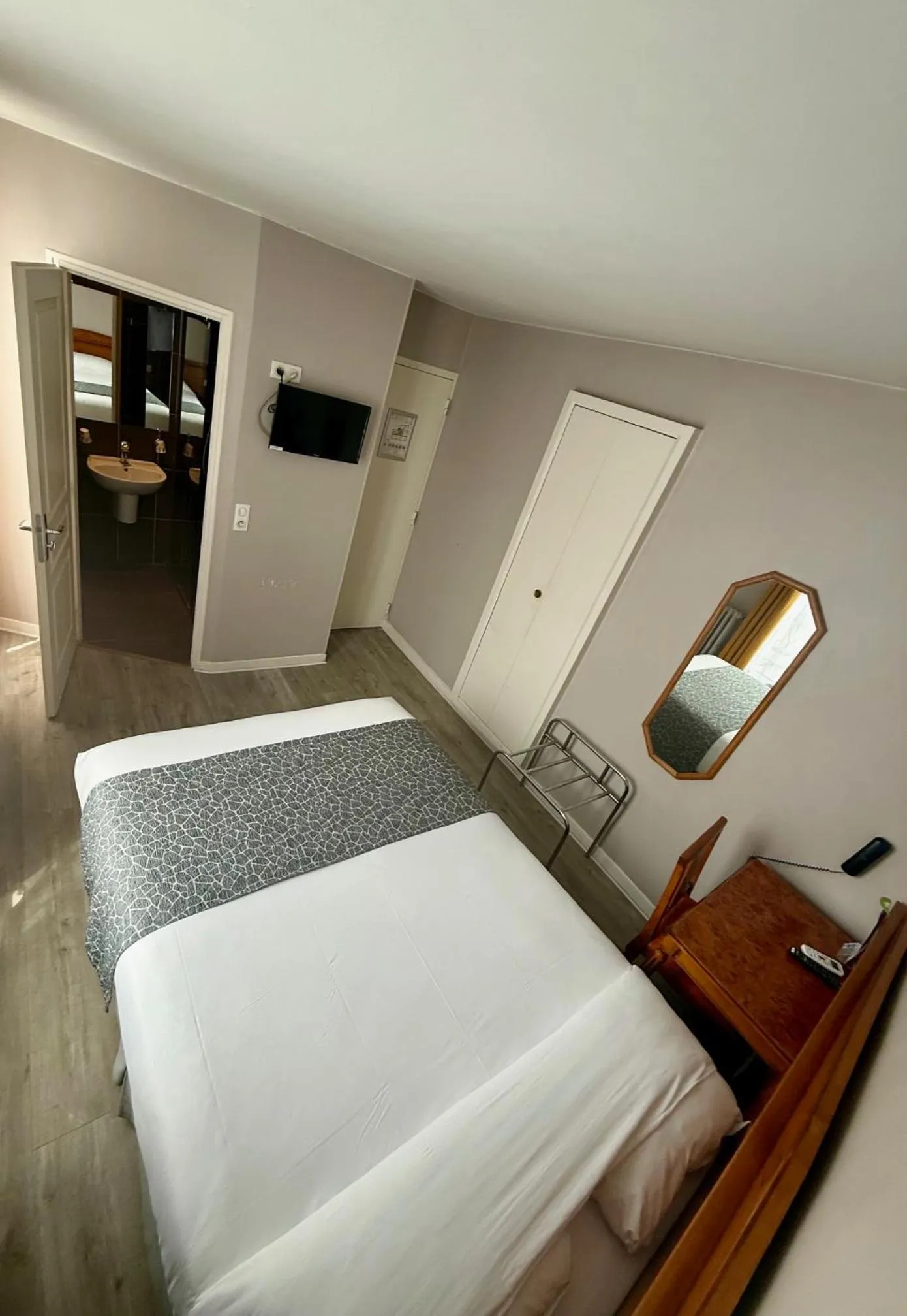 Bed in New Hôtel Gare Du Nord