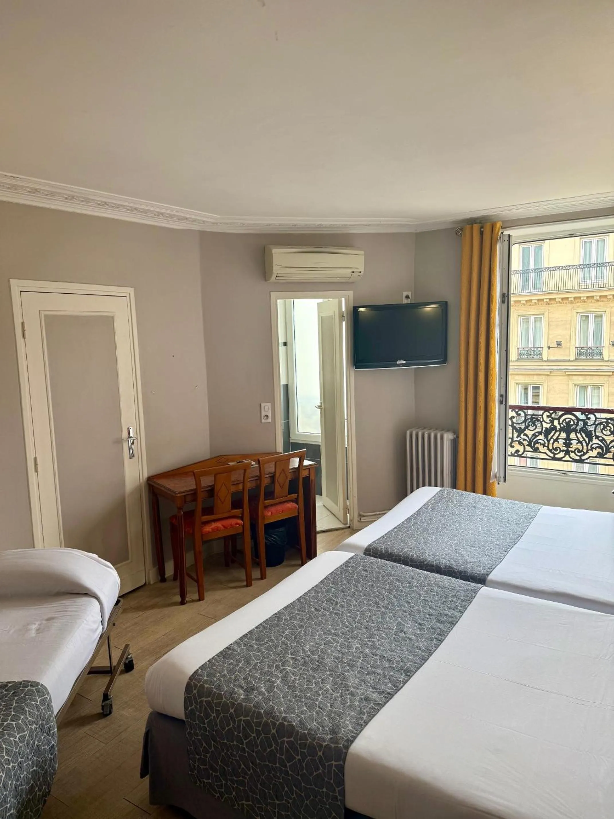 Bed in New Hôtel Gare Du Nord