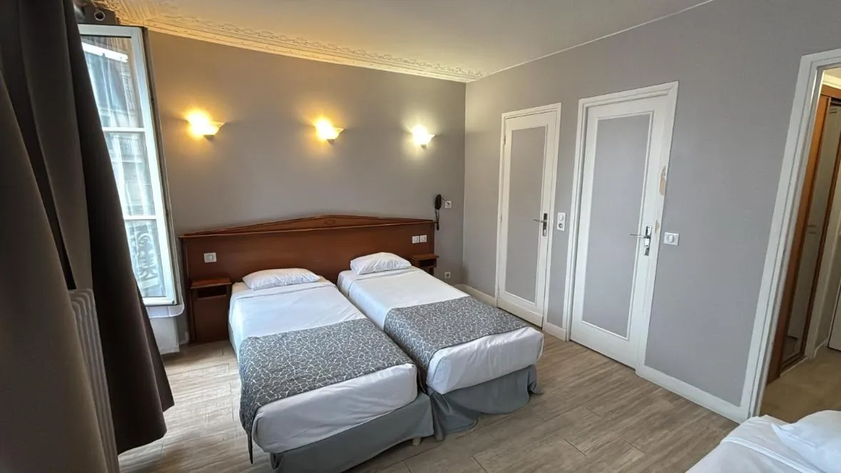 Bedroom, Bed in New Hôtel Gare Du Nord