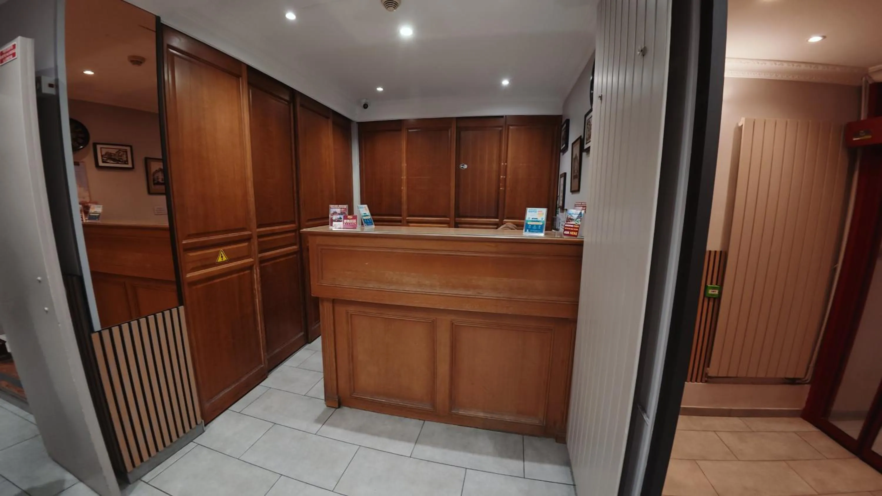 Lobby or reception in New Hôtel Gare Du Nord