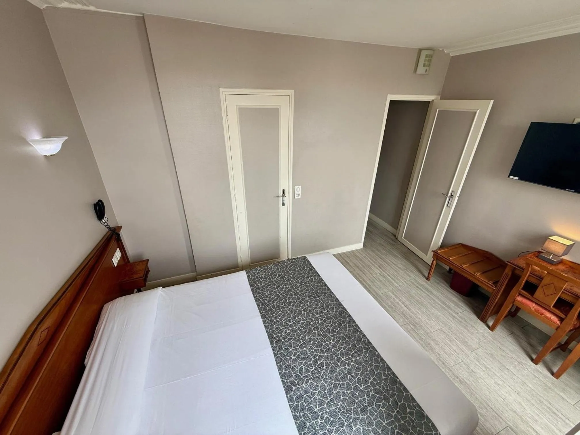 Bed in New Hôtel Gare Du Nord