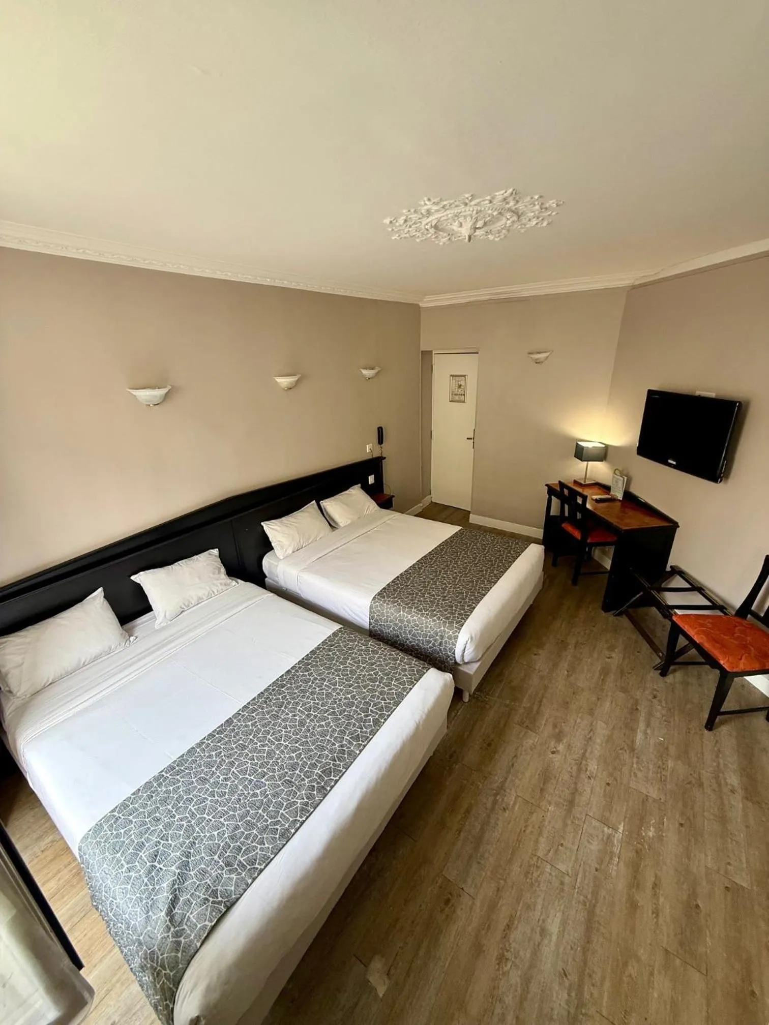 Bed in New Hôtel Gare Du Nord