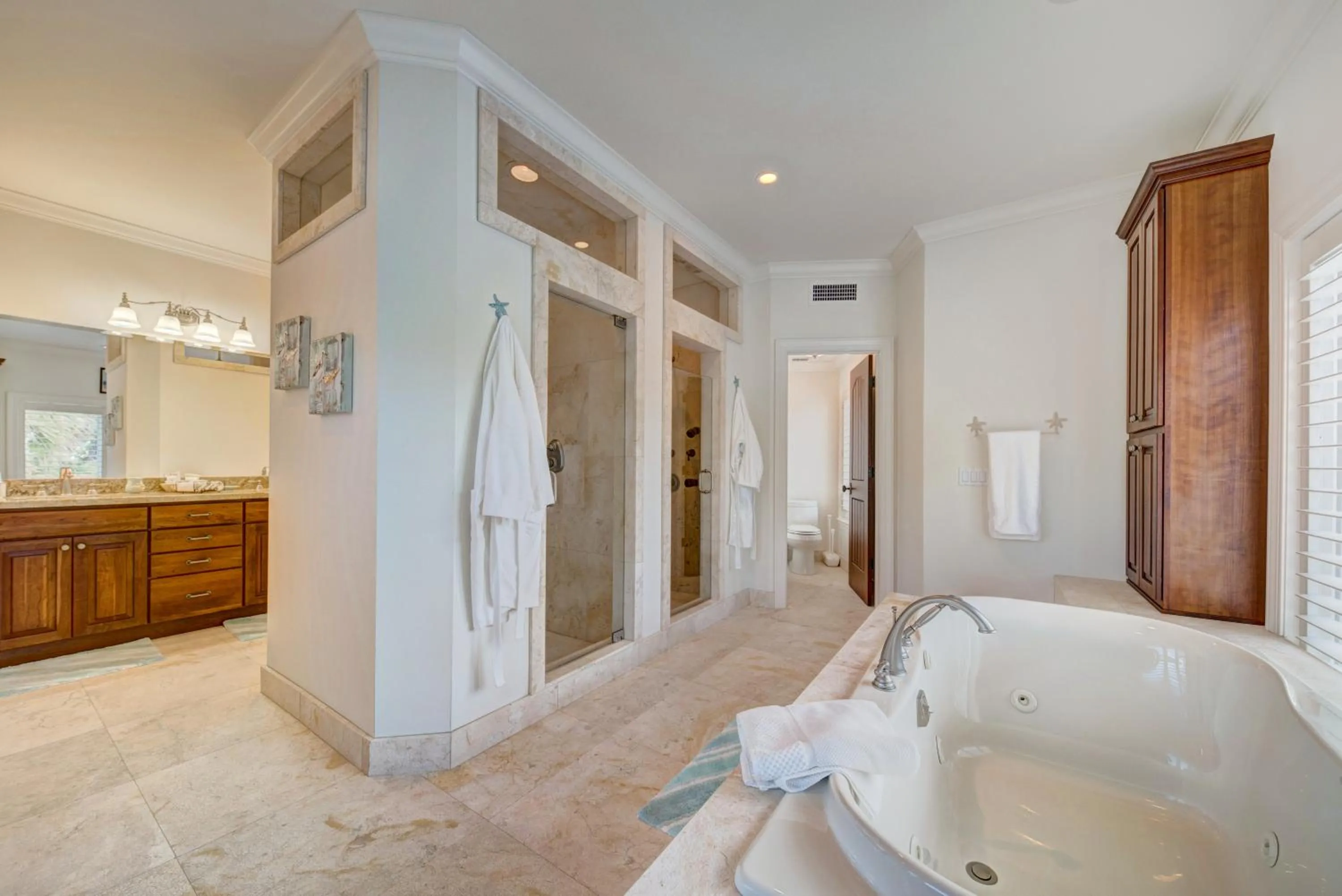 Shower in La Dolce Vita