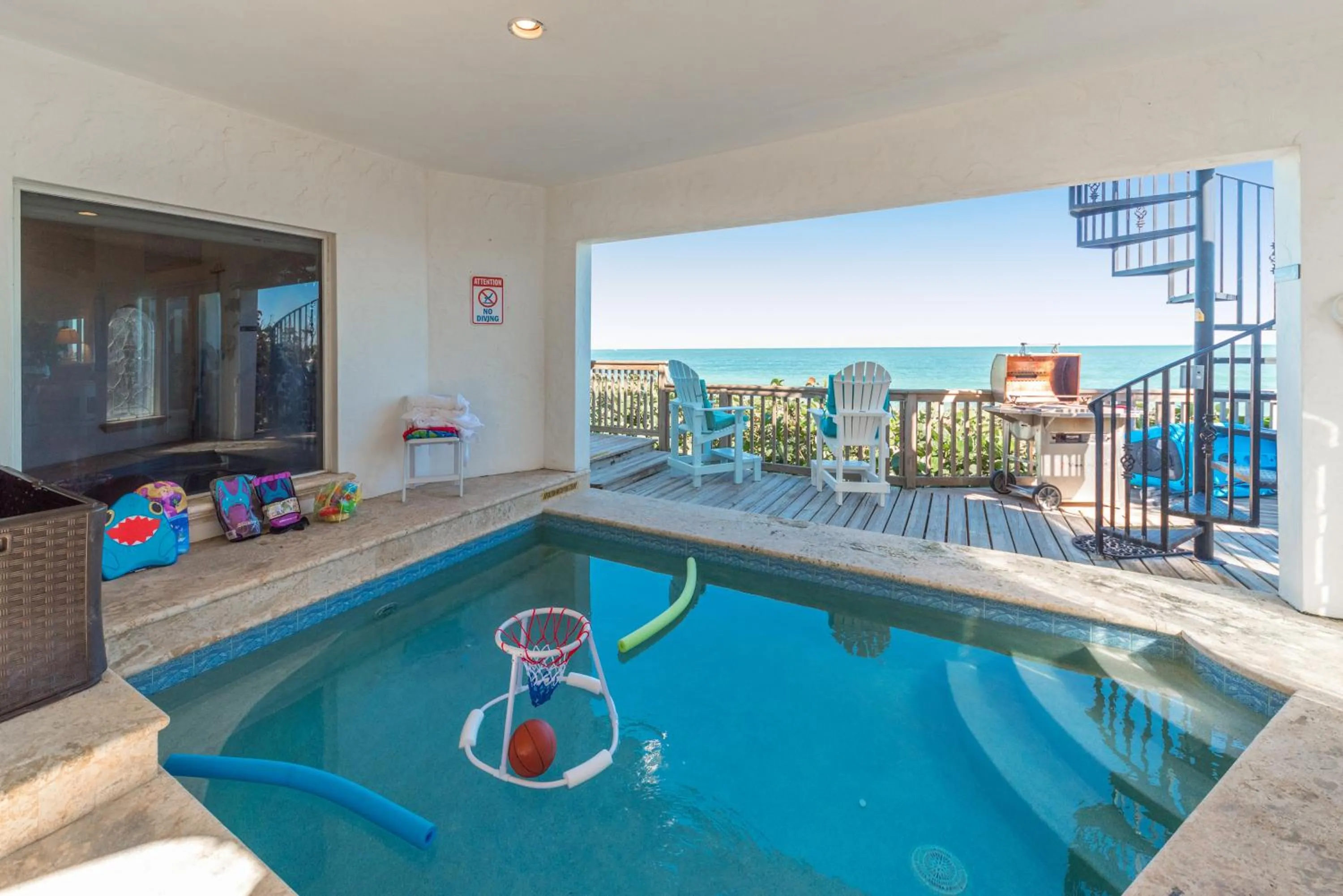 Shower in La Dolce Vita