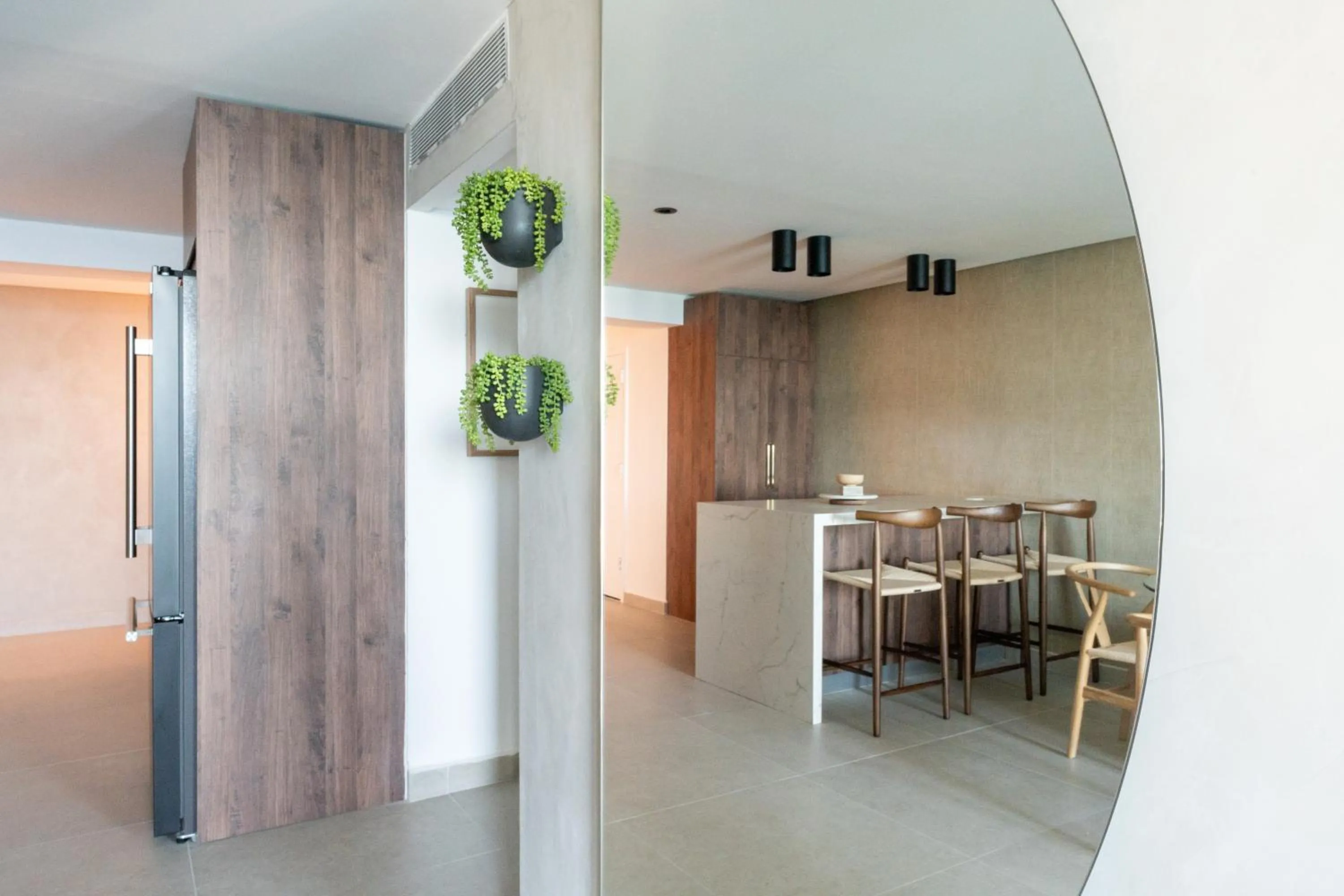 OCEAN VIEW DELUXE SUITE: PVT. BEACH & POOL