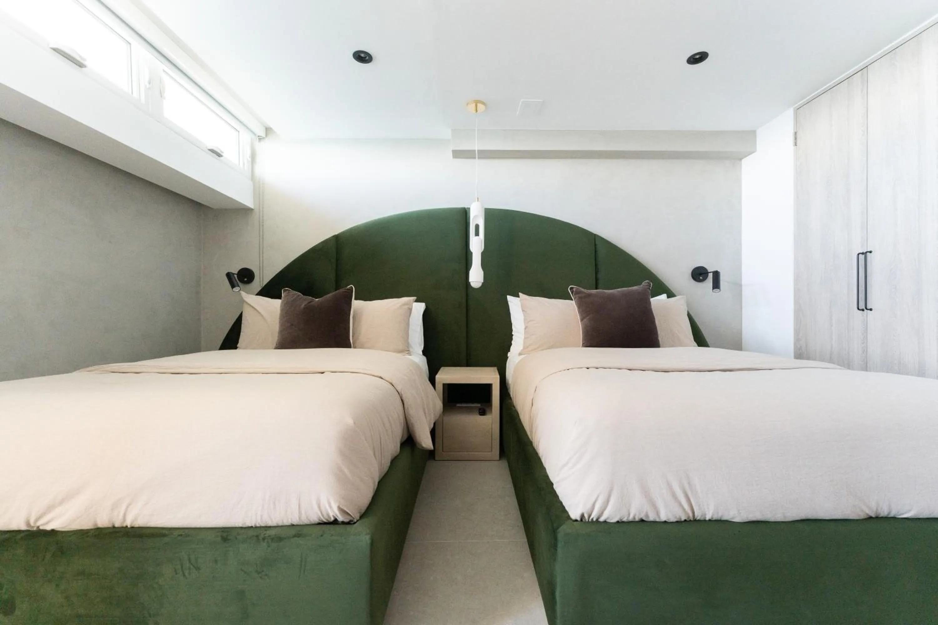 Bedroom, Bed in OCEAN VIEW DELUXE SUITE: PVT. BEACH & POOL