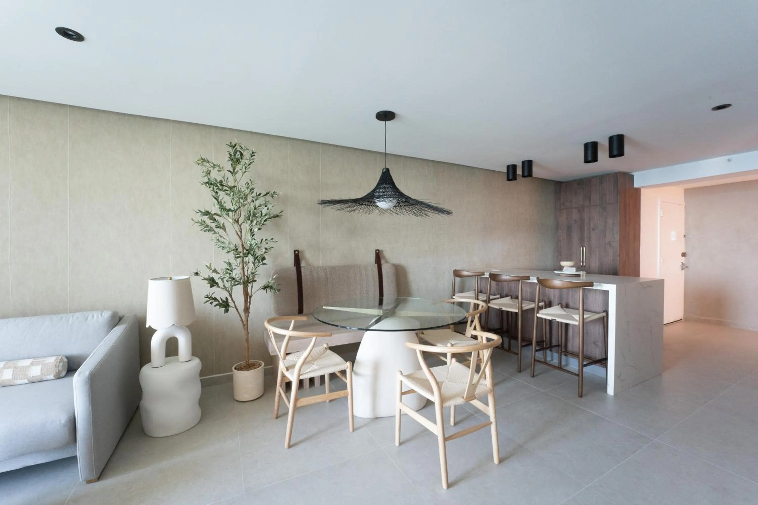 Dining area in OCEAN VIEW DELUXE SUITE: PVT. BEACH & POOL