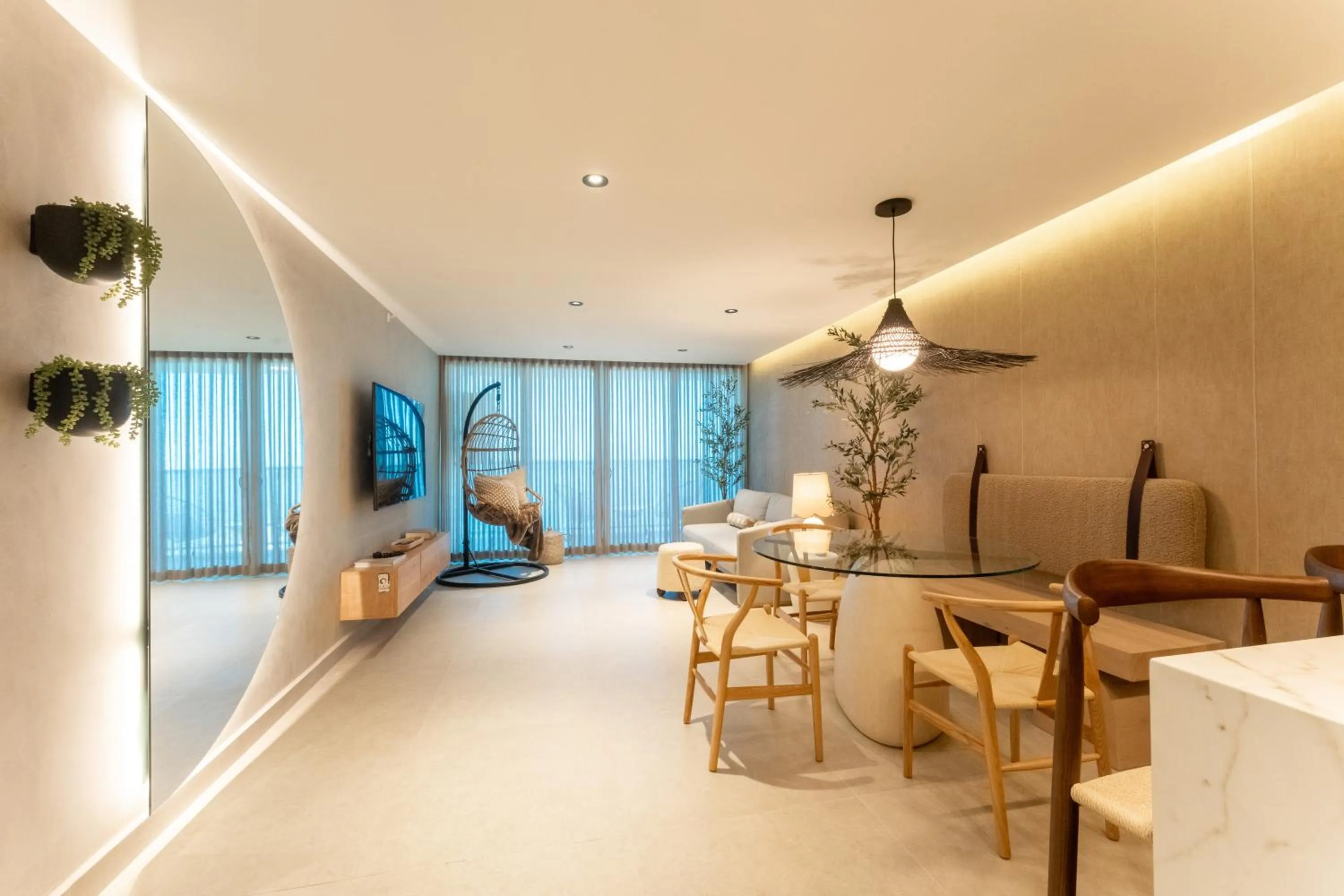 Living room in OCEAN VIEW DELUXE SUITE: PVT. BEACH & POOL