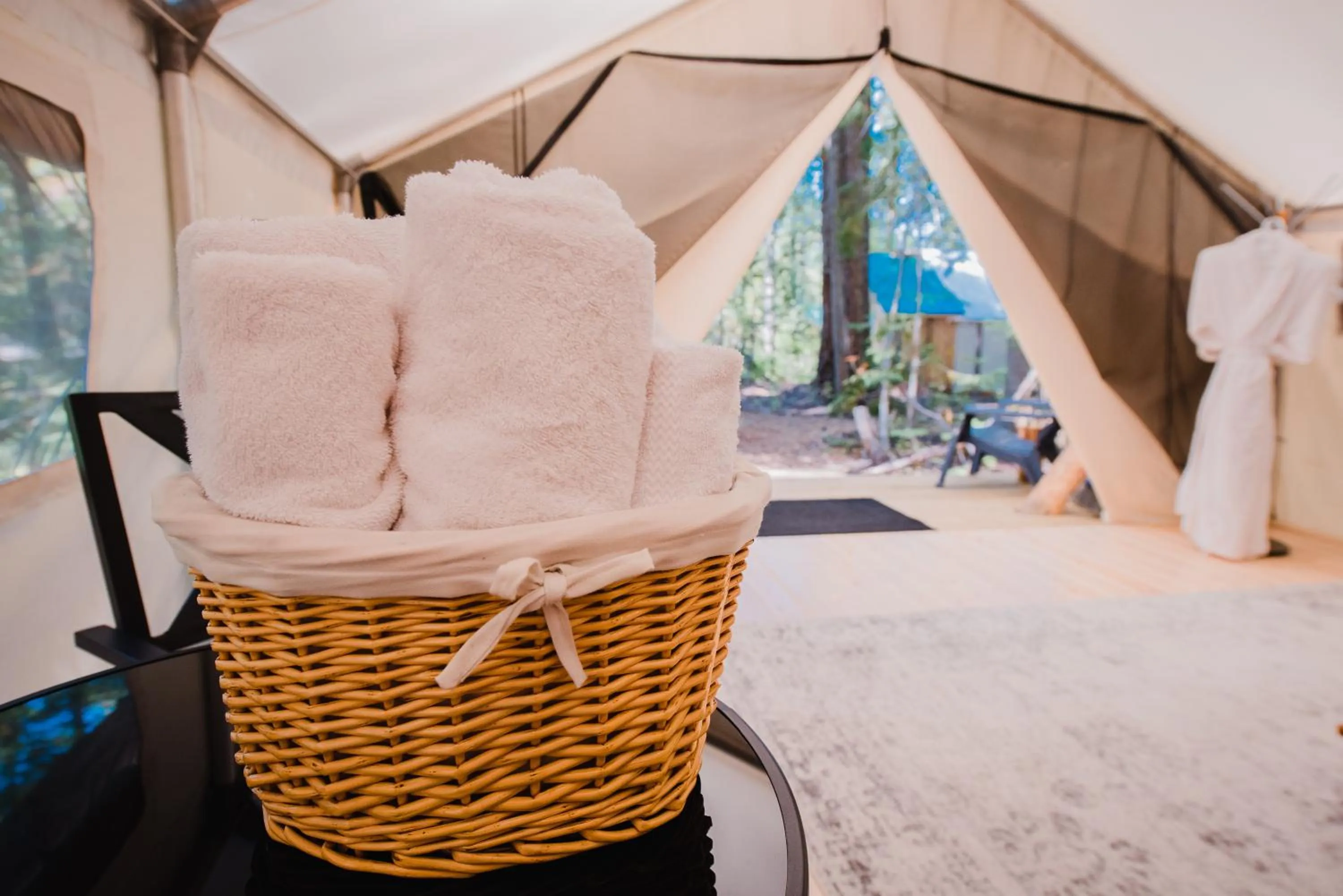 Bed in Cedar Haven Cabins and Resort